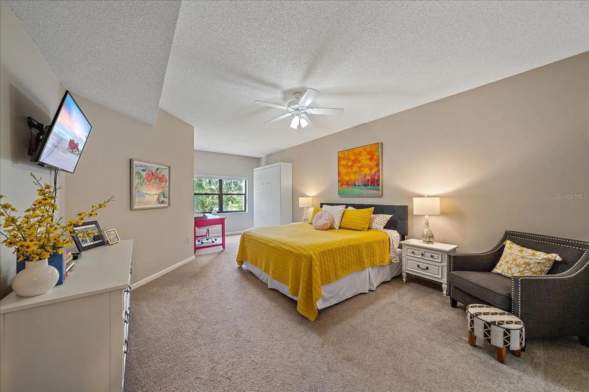Property Slideshow image 17 of 39 | 1612 starling dr # 101, Sarasota, FL, 34231