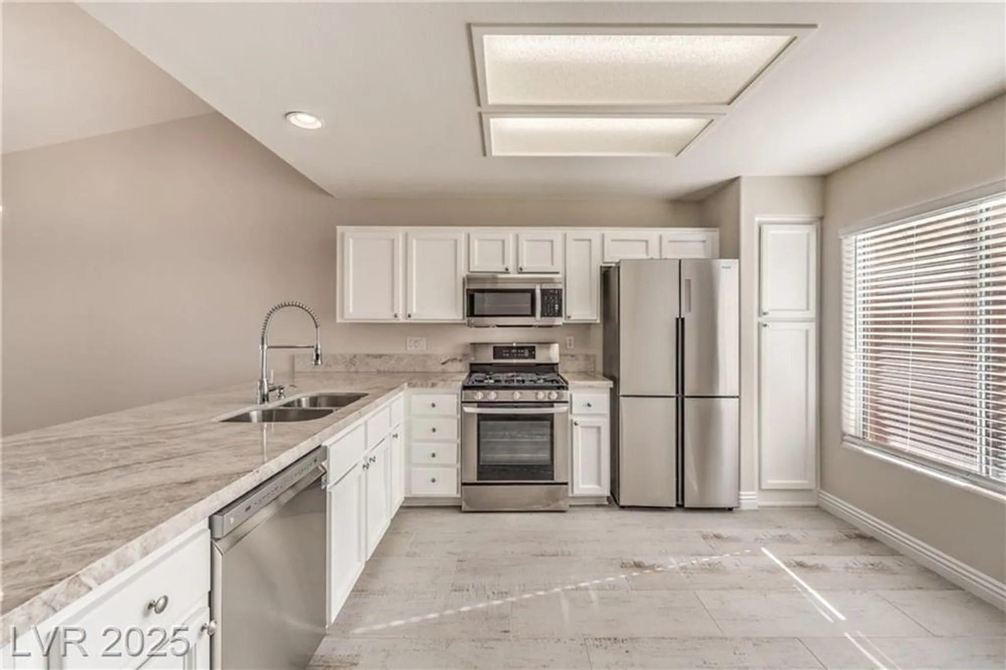 Property Slideshow image 13 of 57 | 10004 heyfield dr, Las Vegas, NV, 89134