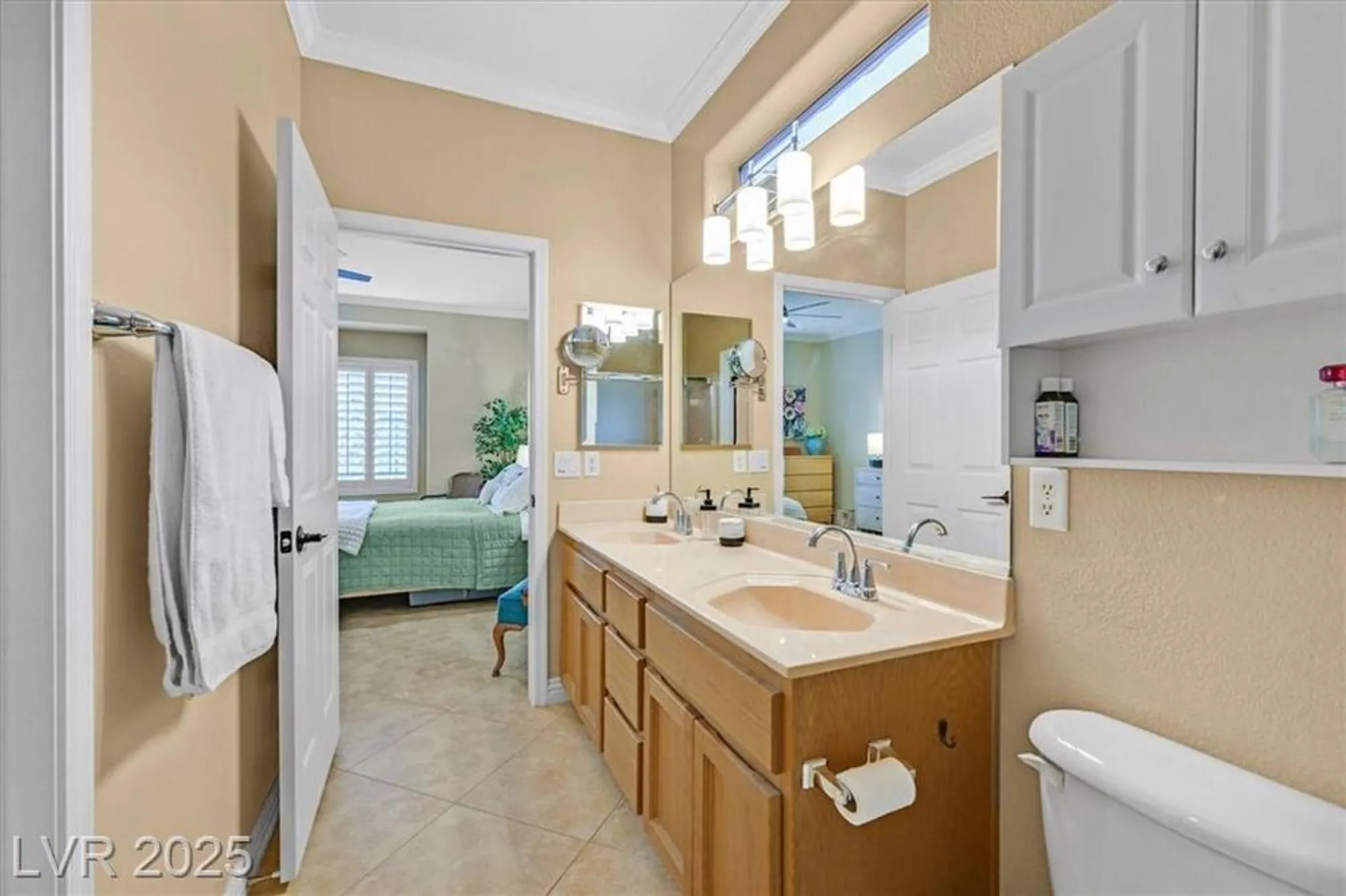 Property Slideshow image 15 of 36 | 1388 couperin dr, Henderson, NV, 89052
