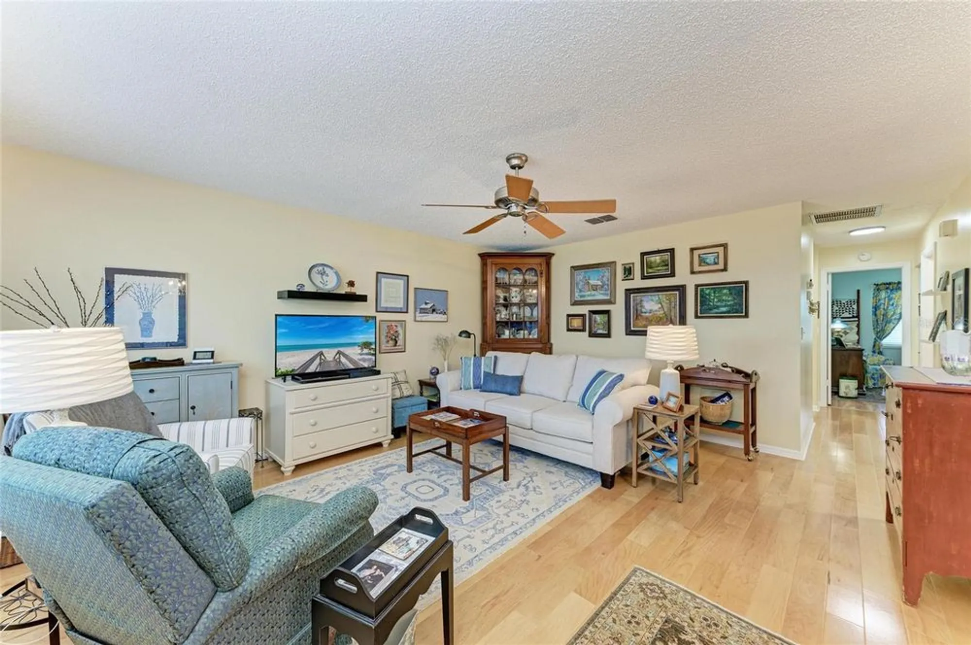 Property Slideshow image 7 of 46 | 1906 canterbury ln 16, Sun City Center, FL, 33573