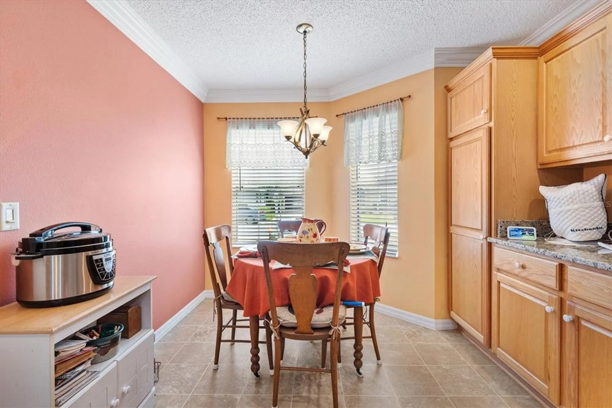 Property Slideshow image 11 of 43 | 1884 poppy cir, The Villages, FL, 32162