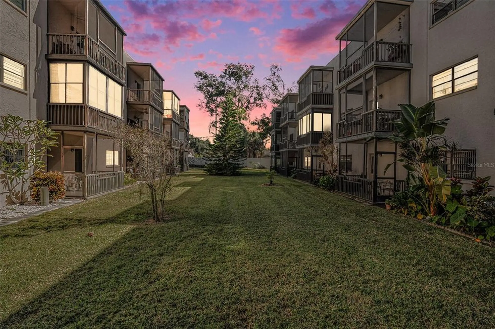 Property Slideshow image 26 of 35 | 5971 terrace park dr n unit 307, St Petersburg, FL, 33709