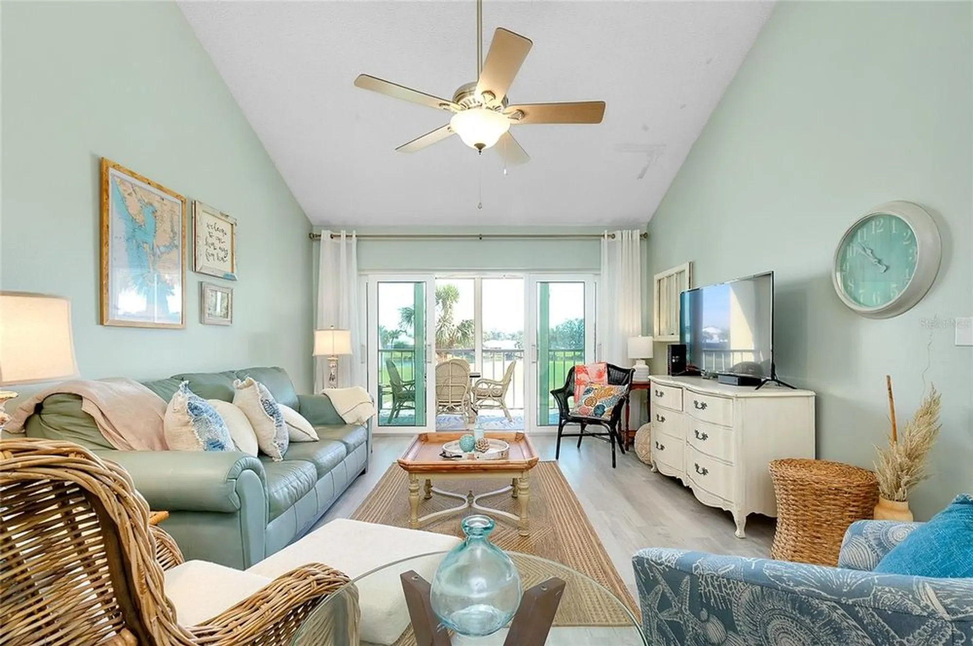 Property Slideshow image 10 of 36 | 410 cerromar cir 240, Venice, FL, 34293