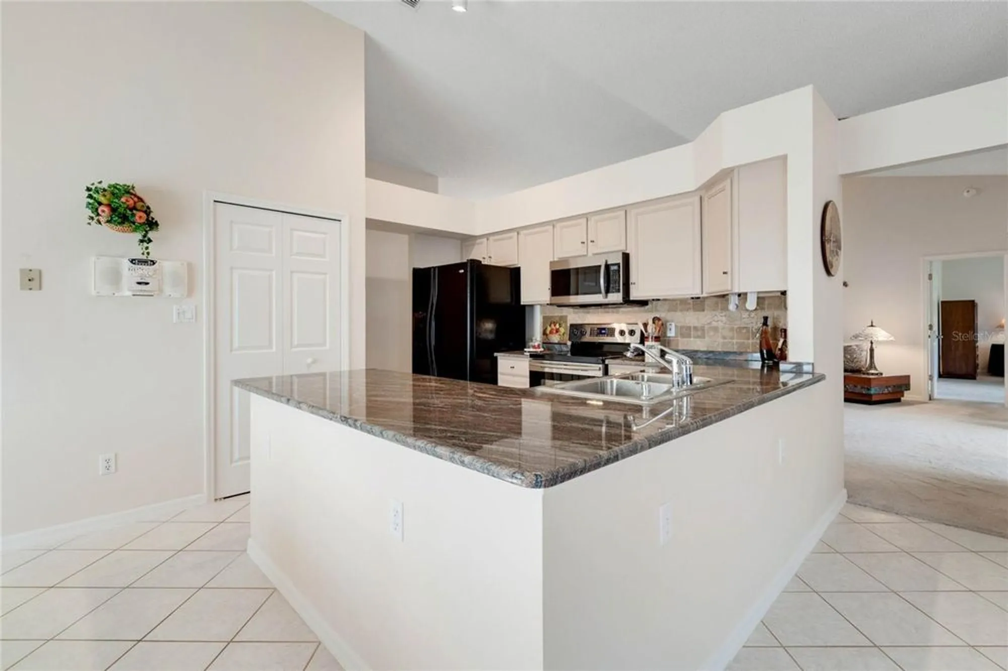 Property Slideshow image 13 of 59 | 25274 lost oak cir, Leesburg, FL, 34748