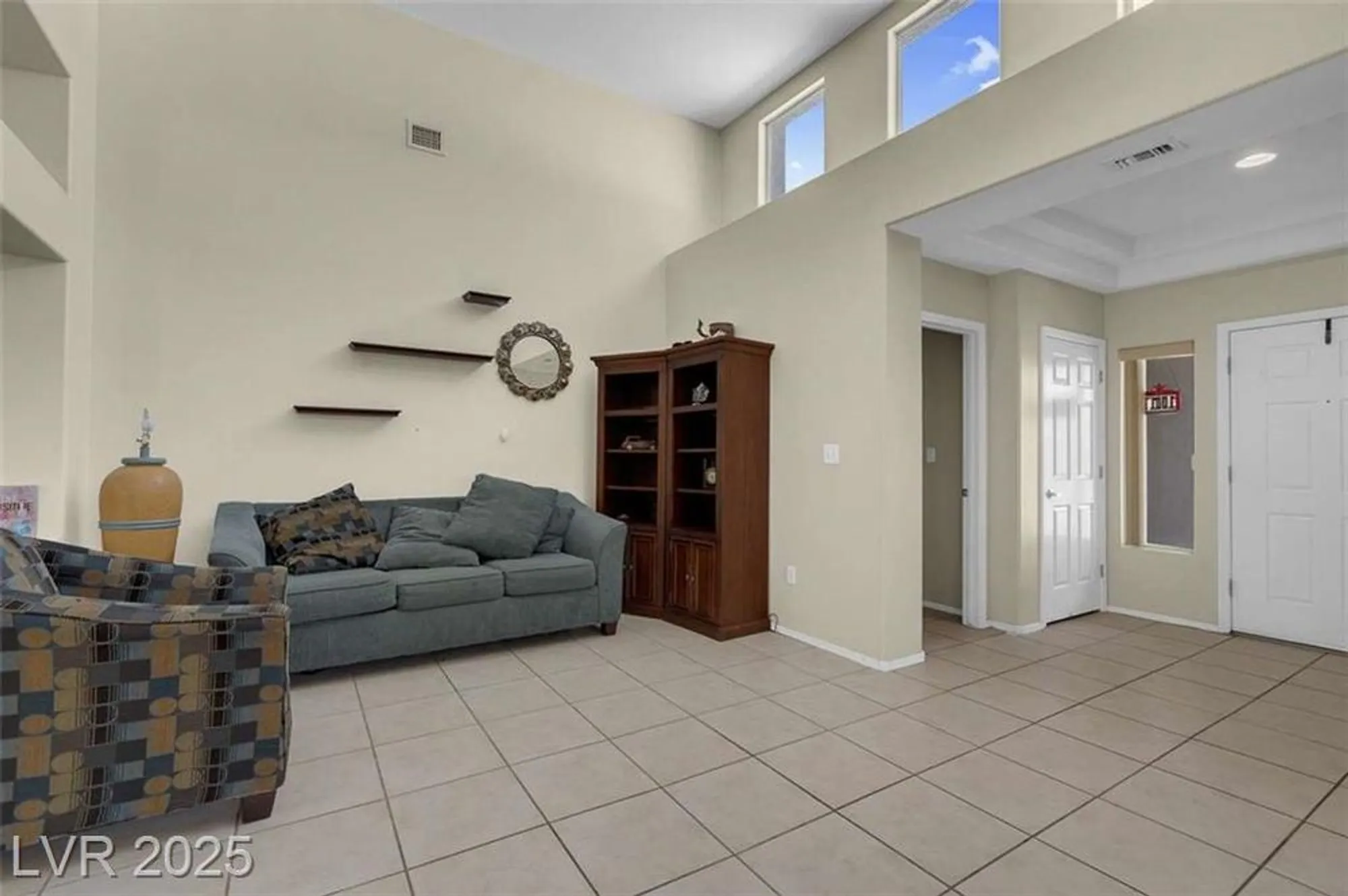 Property Slideshow image 13 of 44 | 10017 bundella dr, Las Vegas, NV, 89134