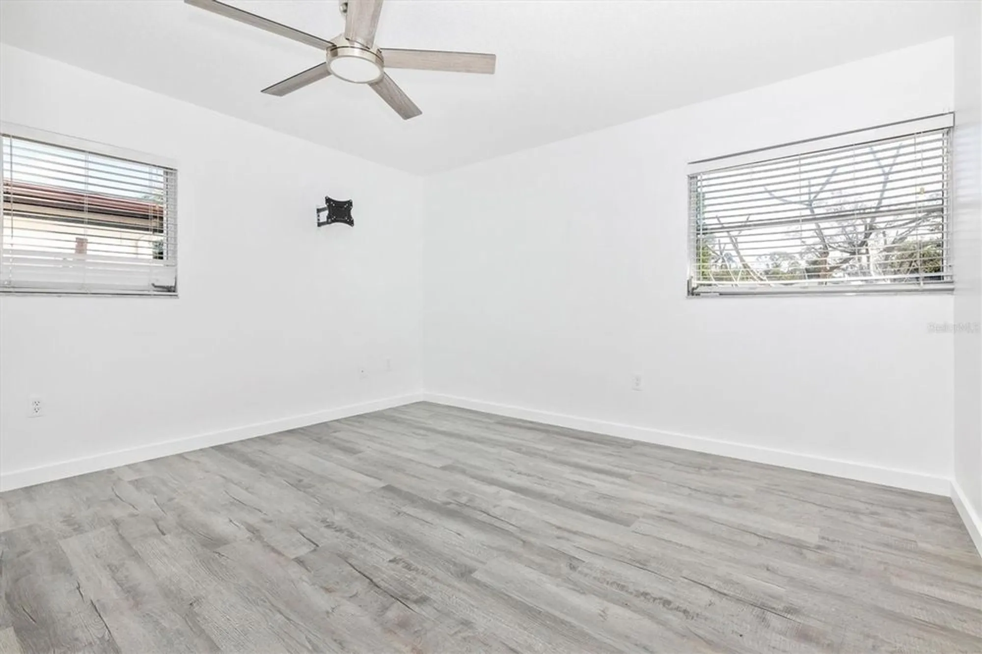 Property Slideshow image 38 of 74 | 6124 green view dr # 139, Sarasota, FL, 34231
