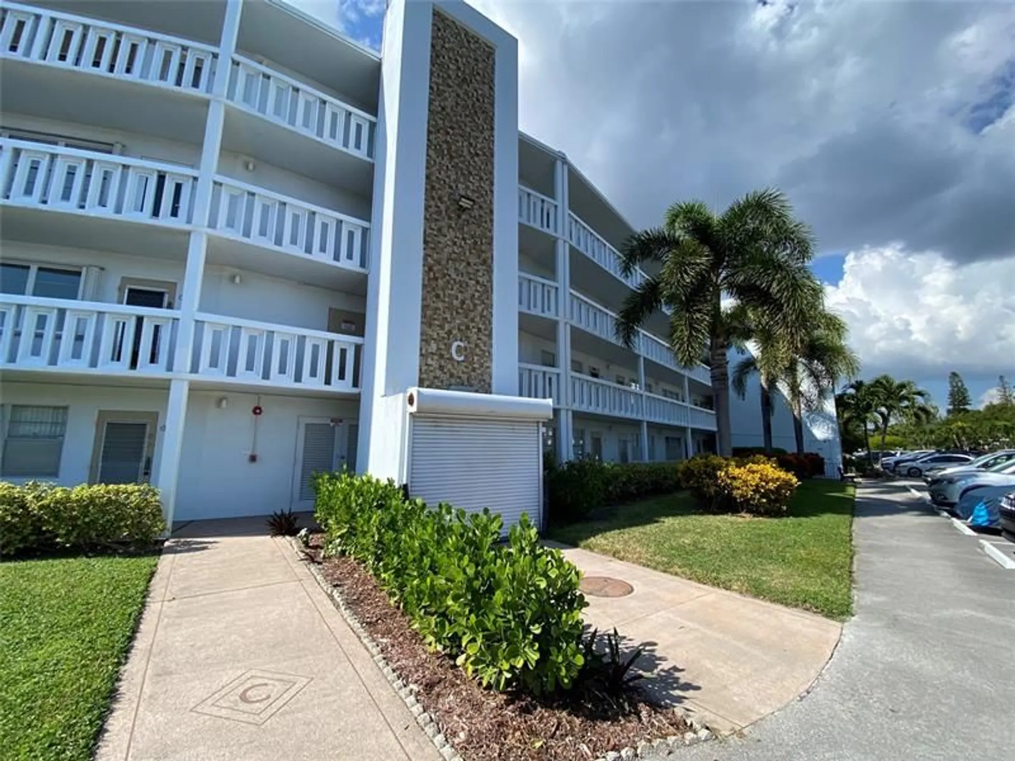 Property Slideshow image 21 of 49 | 4047 cambridge c # 4047, Deerfield Beach, FL, 33442