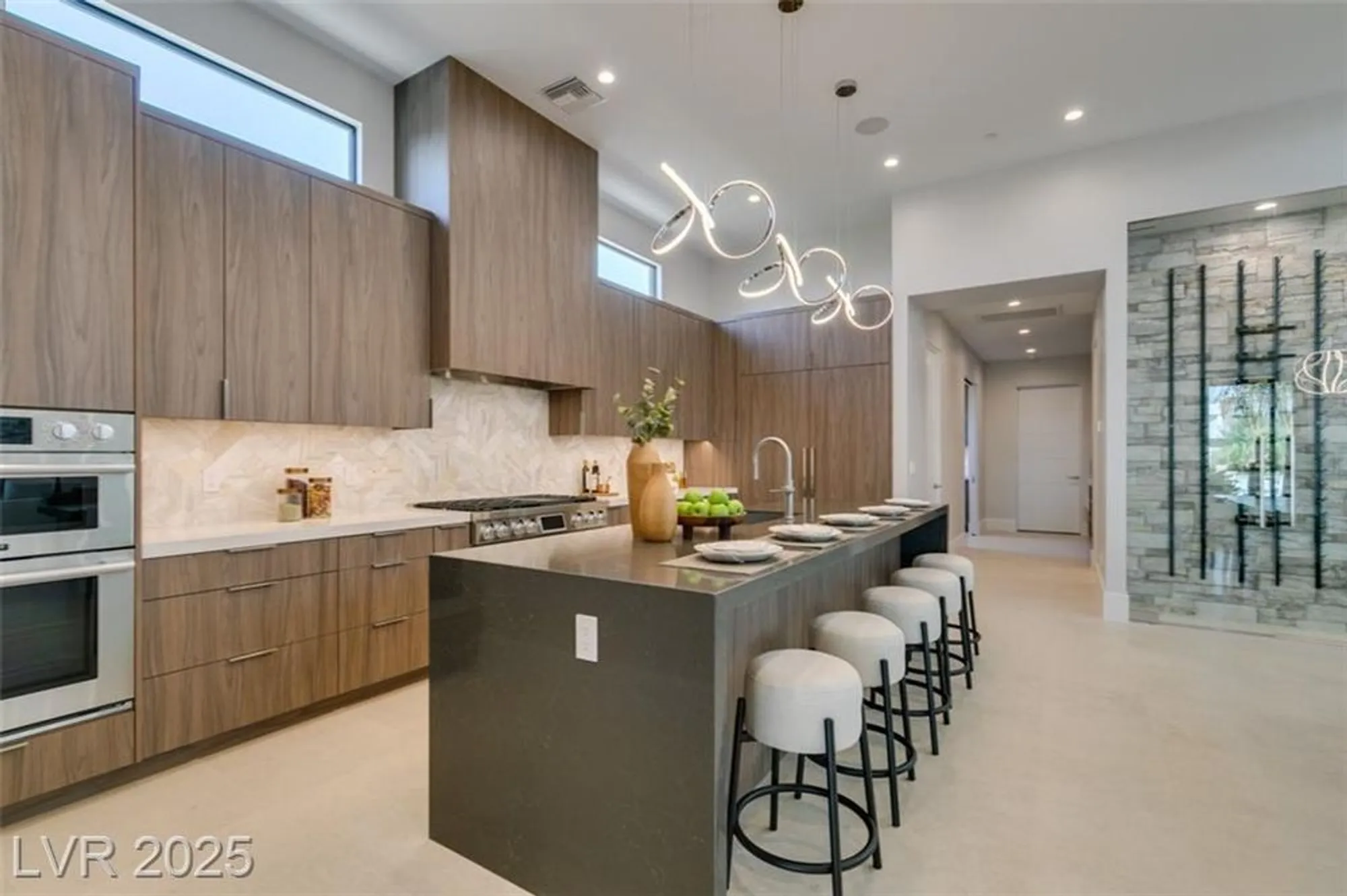 Property Slideshow image 17 of 48 | 40 reflection shores ln, Henderson, NV, 89011
