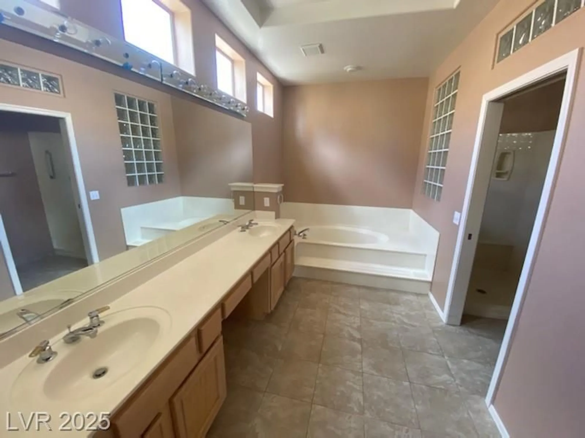 Property Slideshow image 19 of 28 | 2913 billy casper dr, Las Vegas, NV, 89134