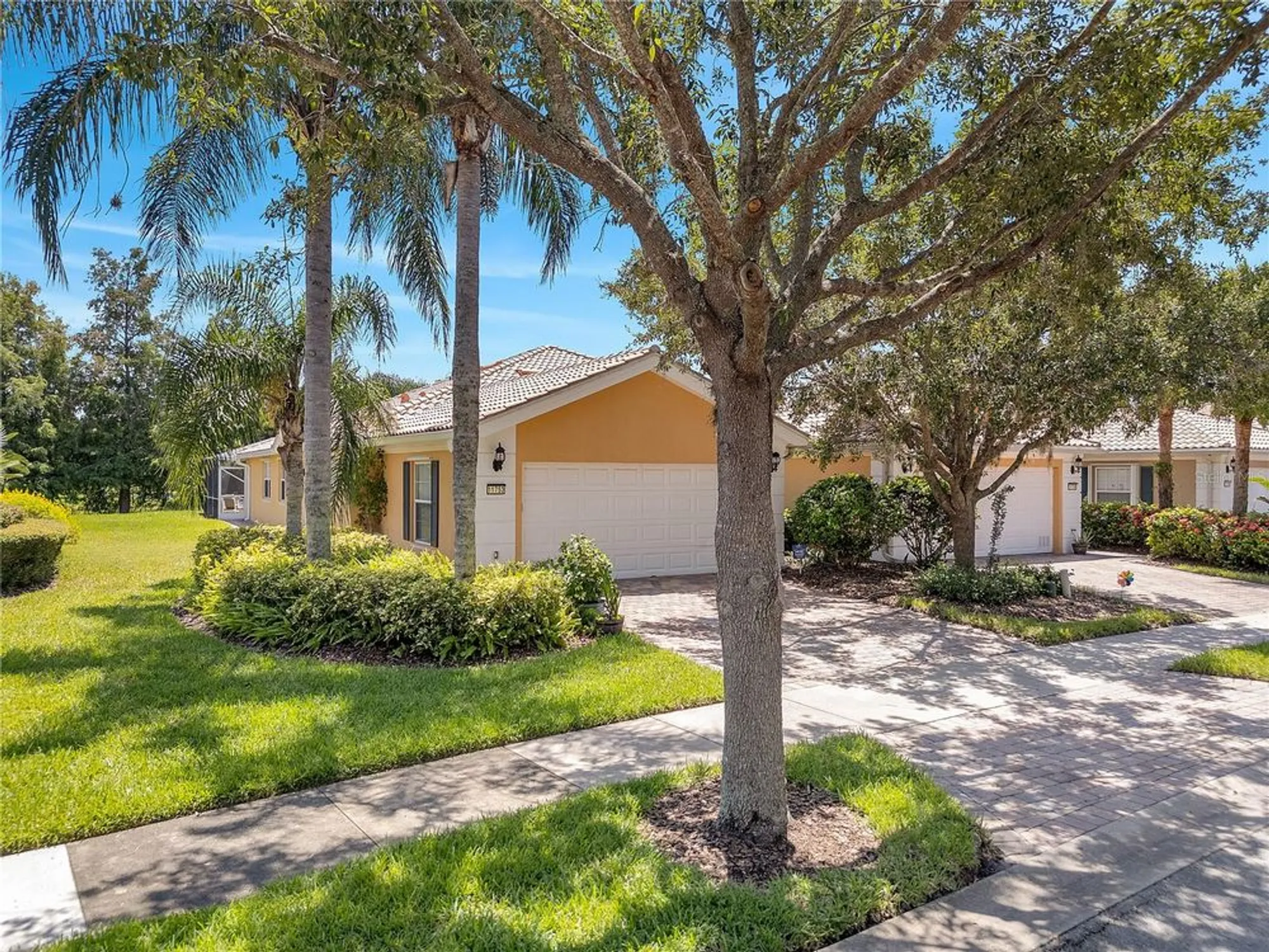 Property Slideshow image 2 of 61 | 11753 fan tail ln, Orlando, FL, 32827