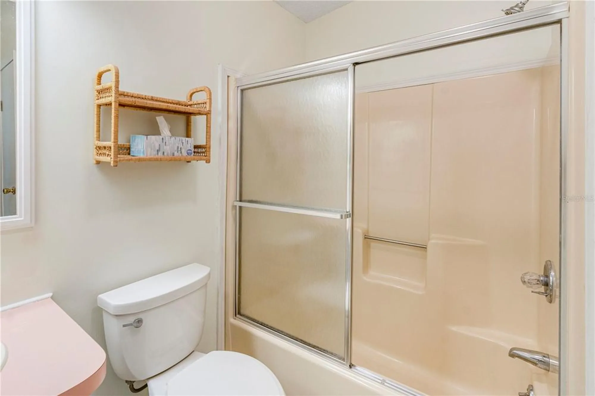 Property Slideshow image 19 of 33 | 1114 paradise dr, Lady Lake, FL, 32159