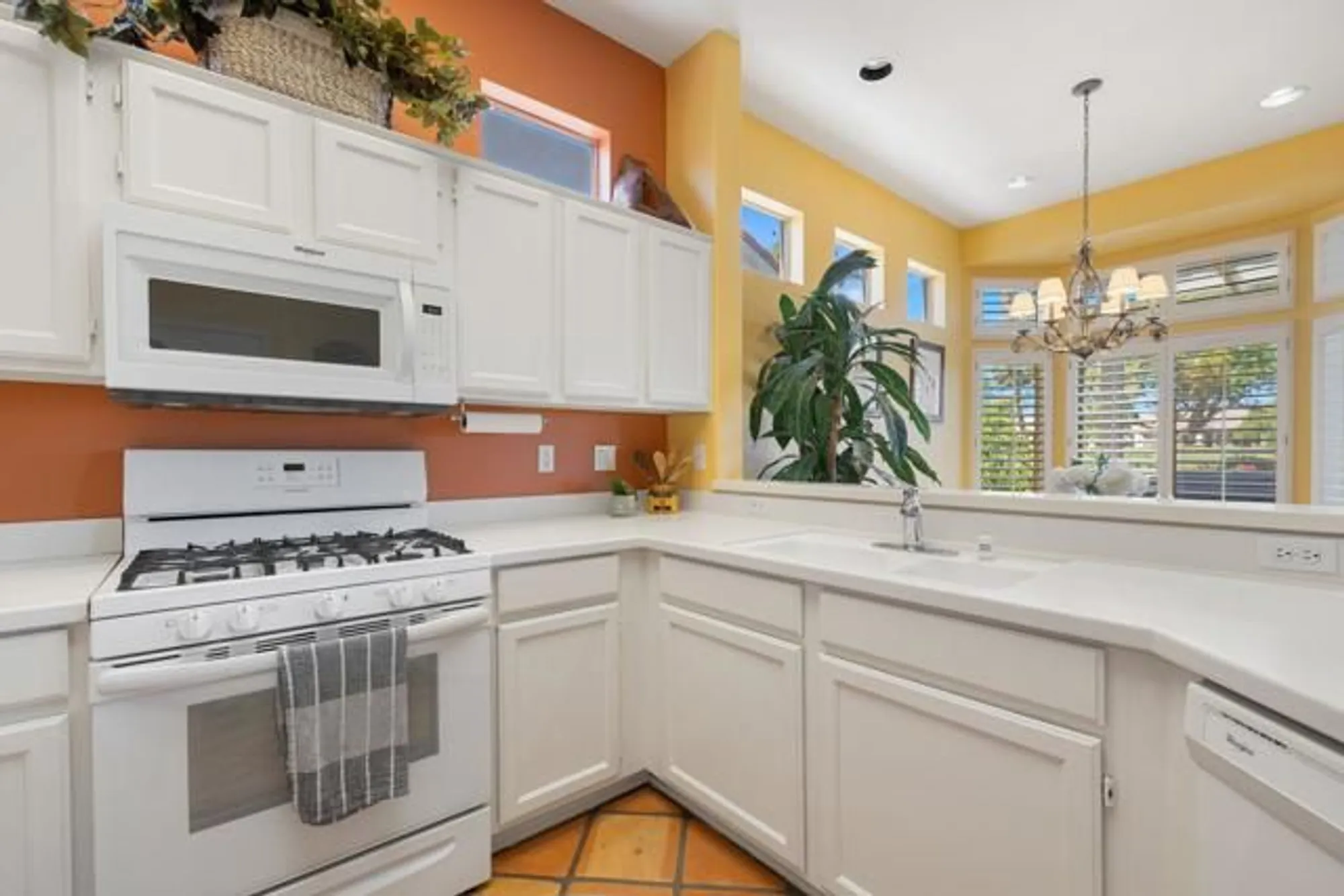 Property Slideshow image 19 of 51 | 37383 westridge ave, Palm Desert, CA, 92211