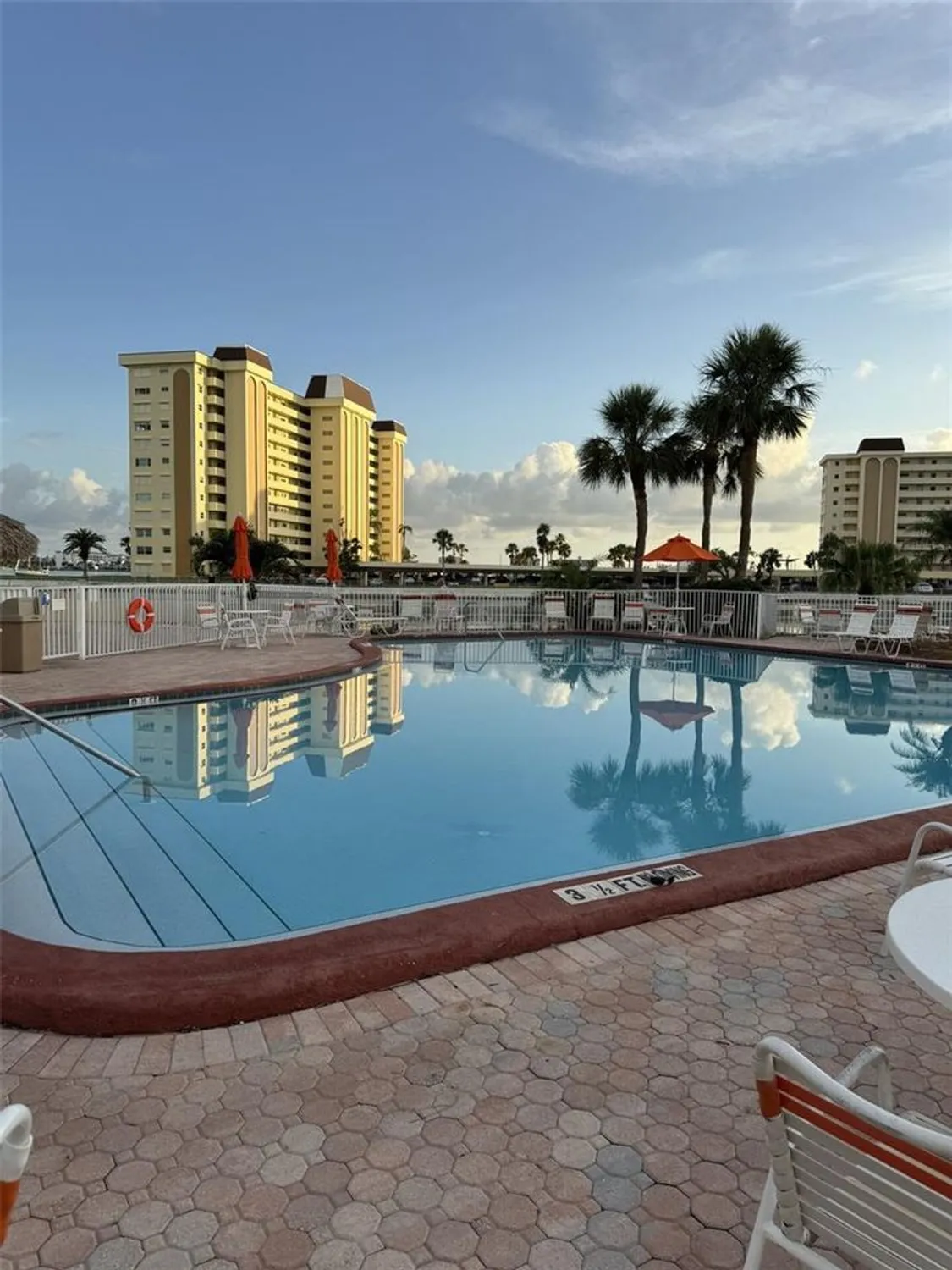 Property Slideshow image 34 of 46 | 4750 cove cir apt 502, St Petersburg, FL, 33708