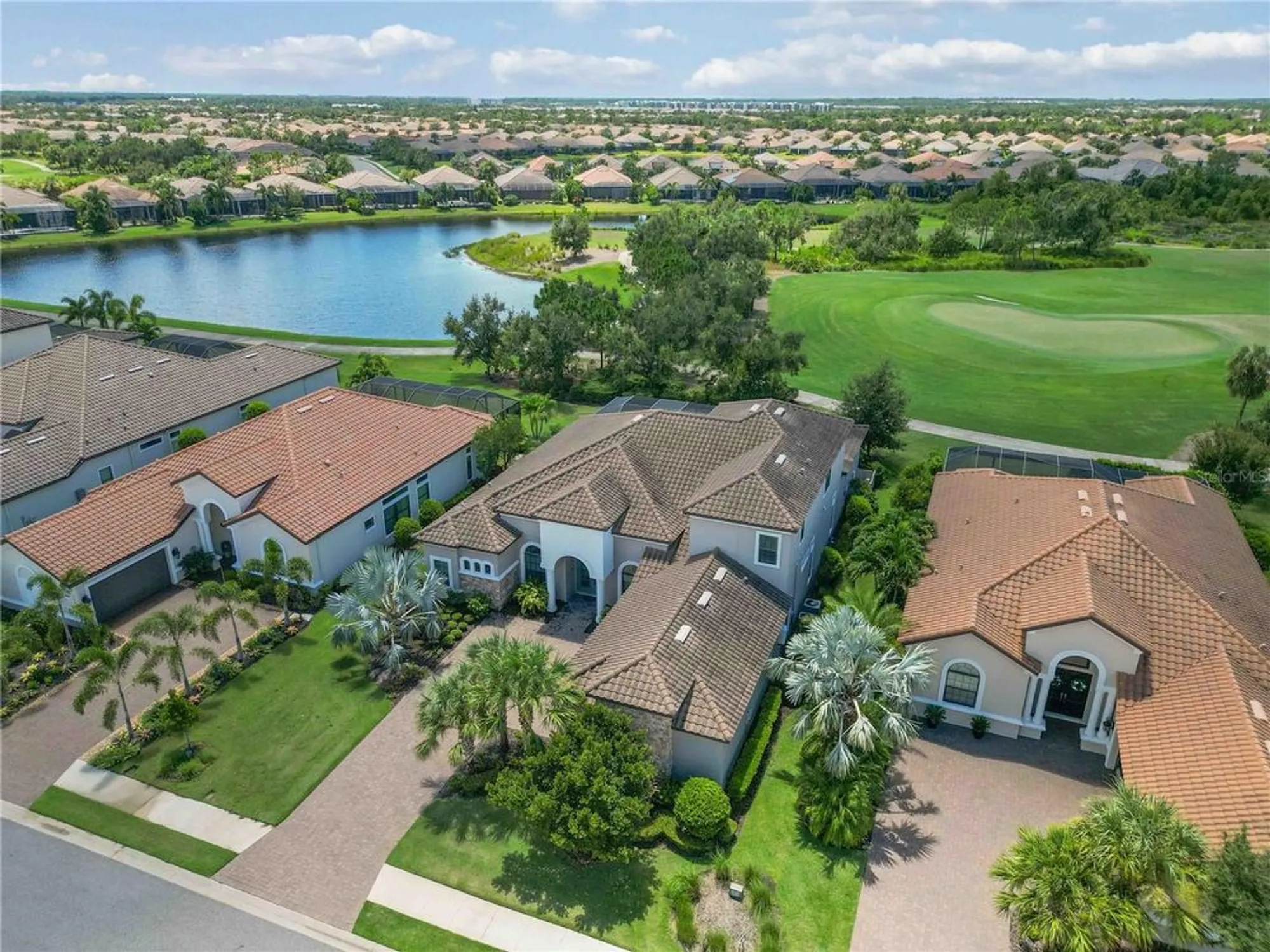 Property Slideshow image 4 of 62 | 4744 benito ct, Bradenton, FL, 34211