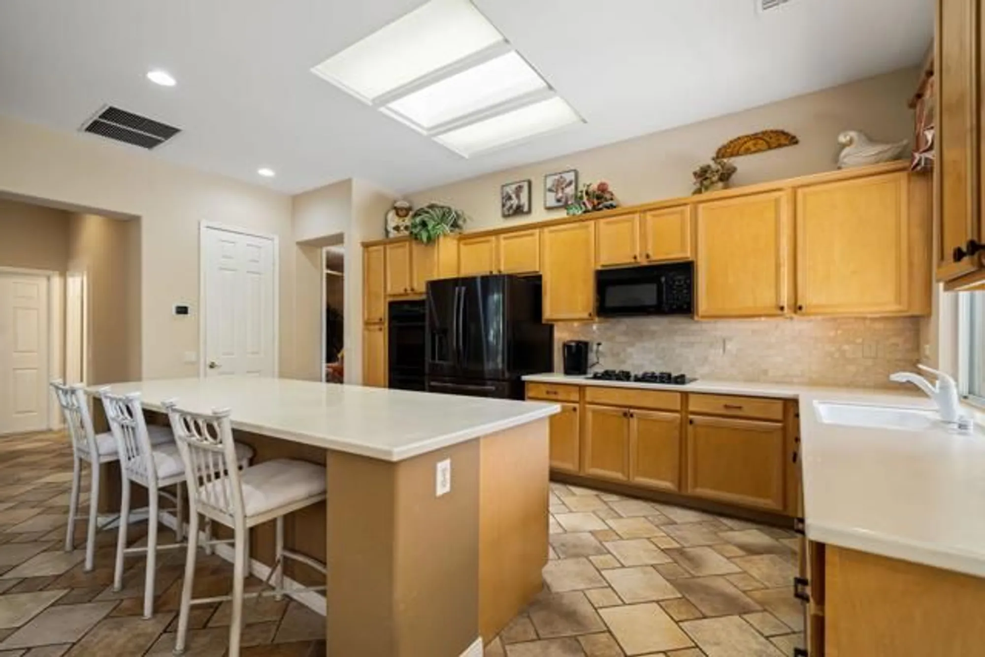 Property Slideshow image 13 of 36 | 78491 sterling ln, Palm Desert, CA, 92211