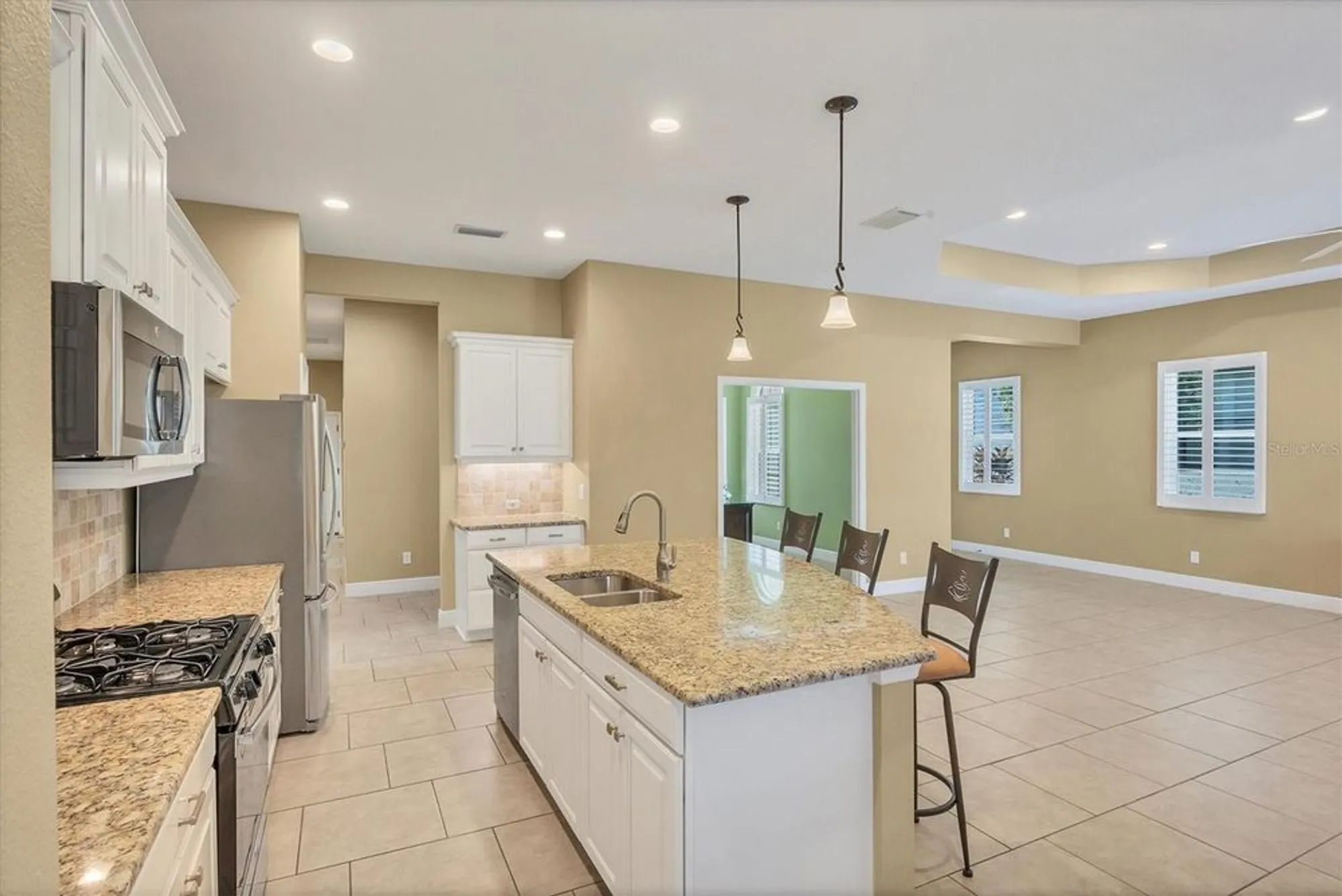 Property Slideshow image 16 of 83 | 4118 midnight blue run, Bradenton, FL, 34211