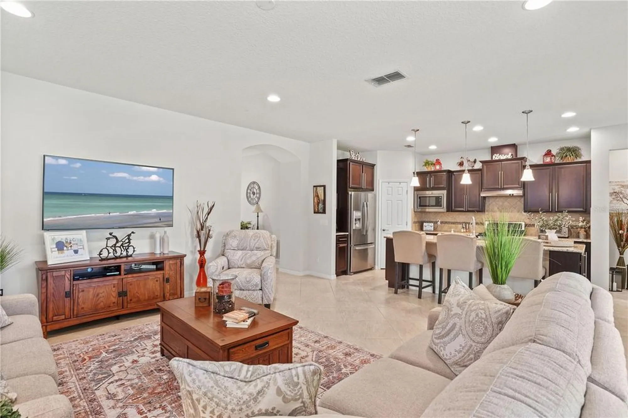 Property Slideshow image 8 of 53 | 329 alicante ct, Davenport, FL, 33837