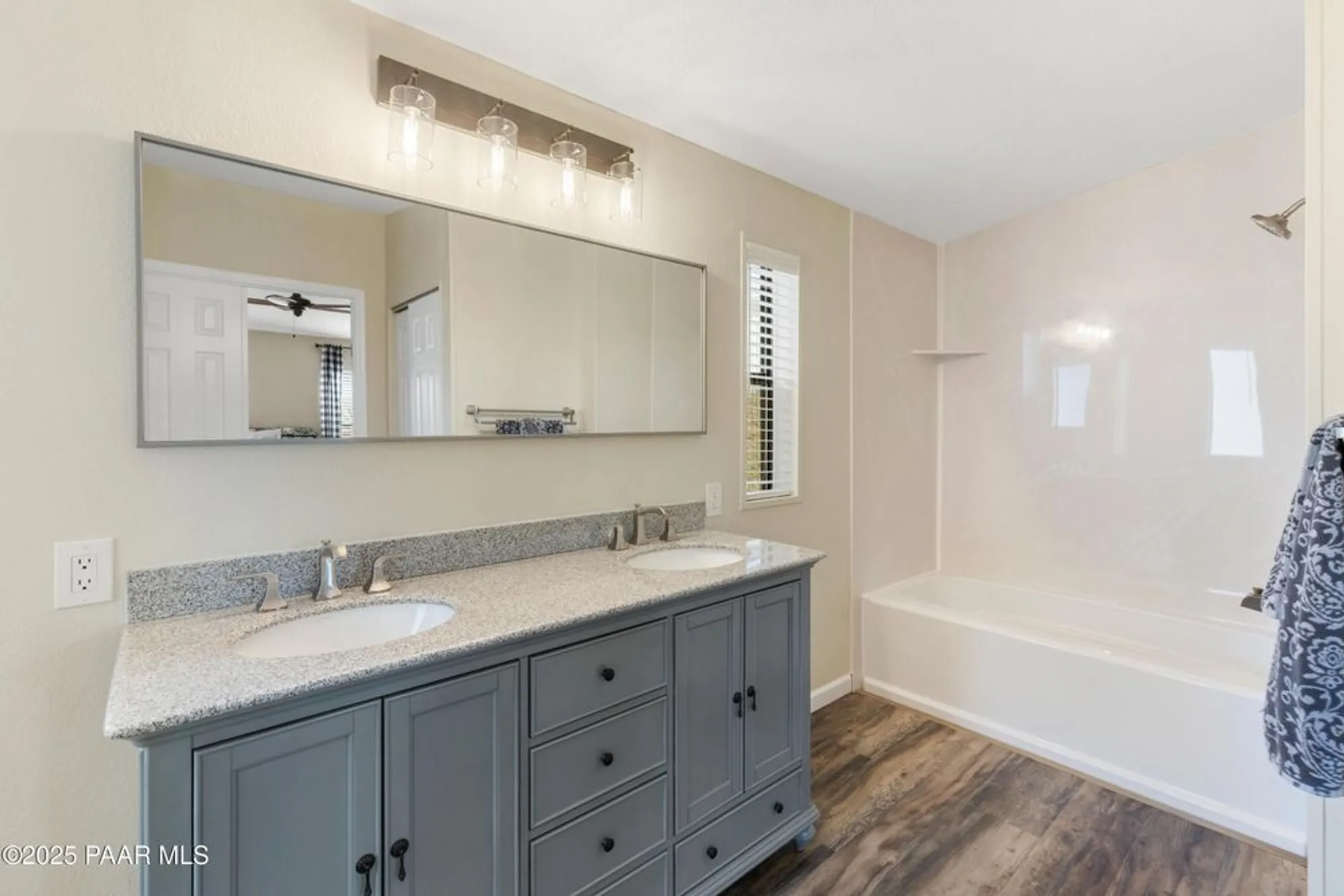 Property Slideshow image 19 of 48 | 1947 e mountain hollow dr, Prescott, AZ, 86301