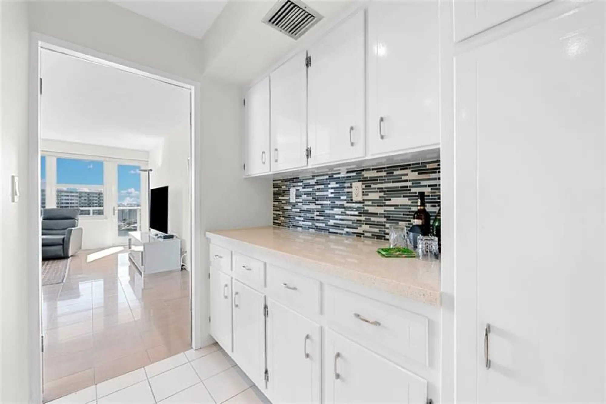 Property Slideshow image 18 of 61 | 3300 ne 36th st 1416, Fort Lauderdale, FL, 33308