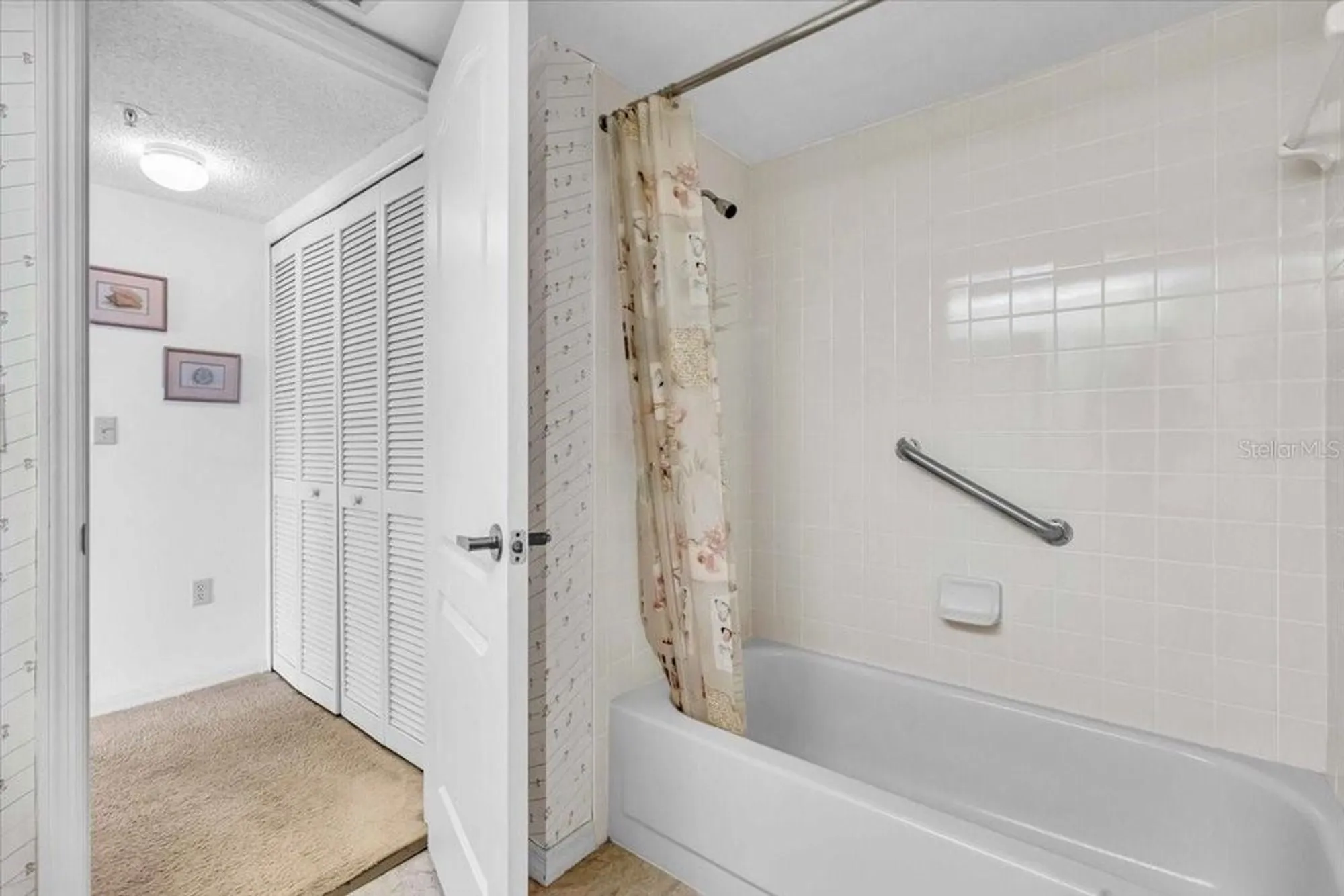 Property Slideshow image 11 of 45 | 6501 stone river rd 209, Bradenton, FL, 34203