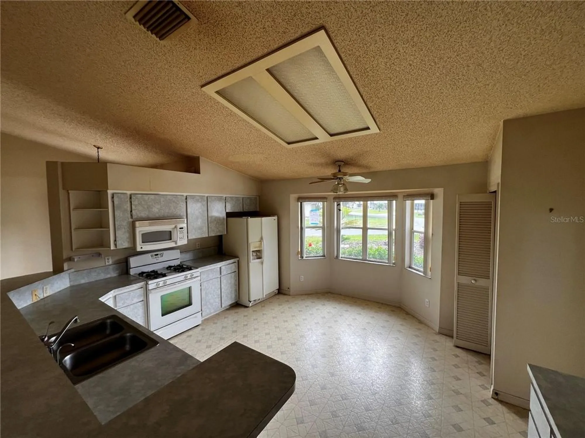 Property Slideshow image 4 of 15 | 6042 wade st, Leesburg, FL, 34748