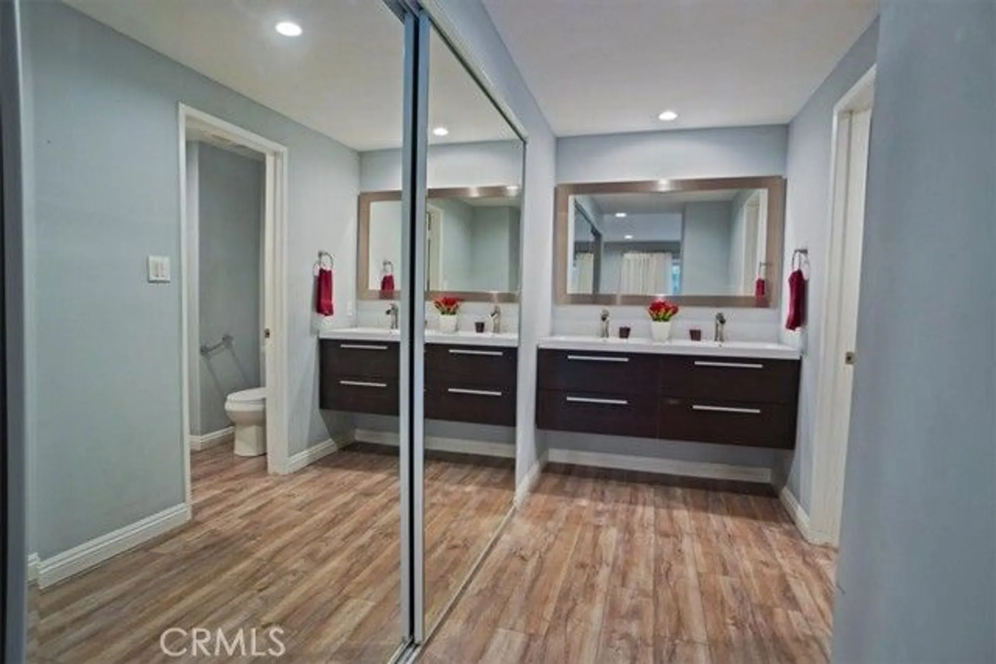 Property Slideshow image 11 of 33 | 26847 oak branch cir, Newhall, CA, 91321