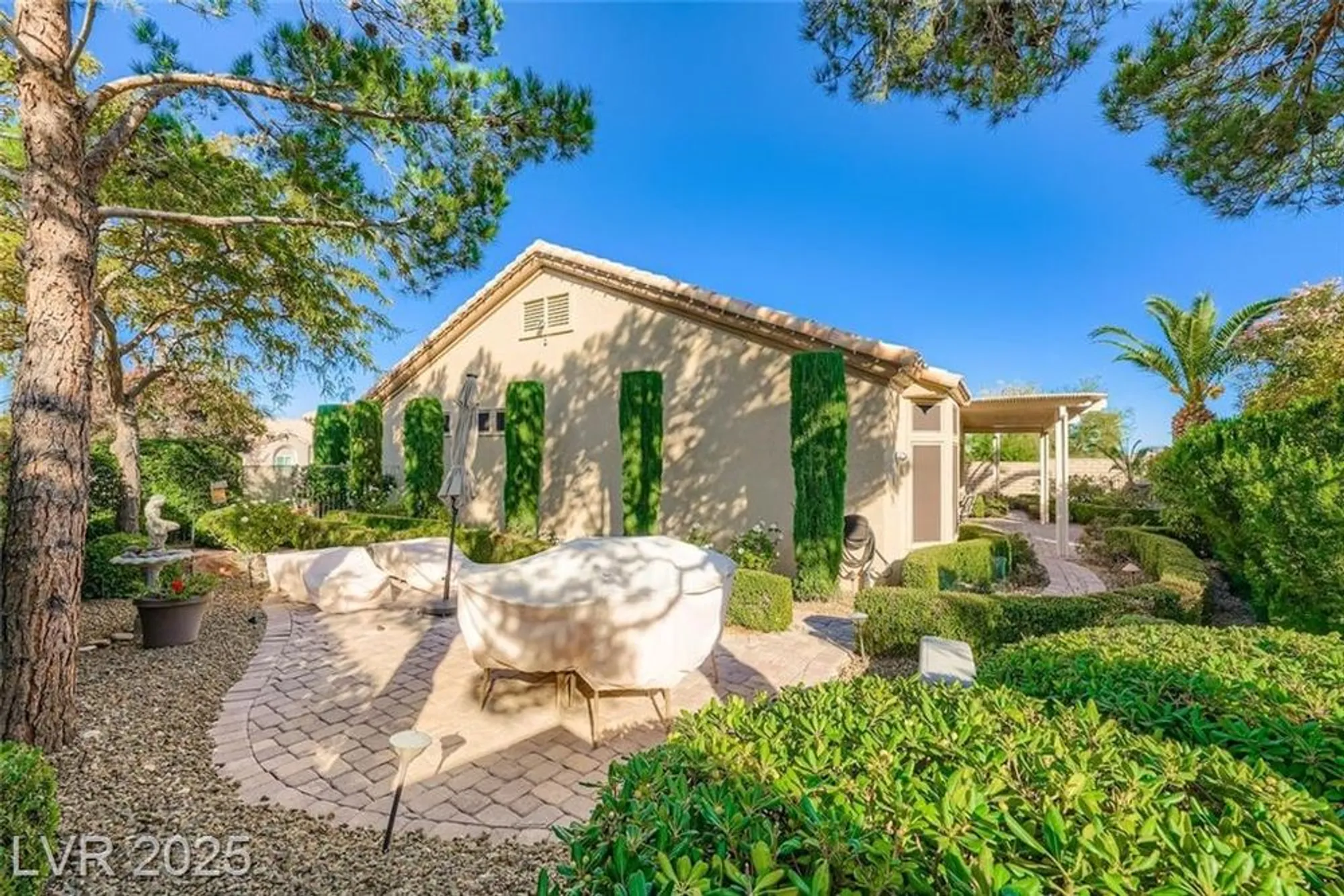 Property Slideshow image 26 of 28 | 10737 shackleton dr, Las Vegas, NV, 89134