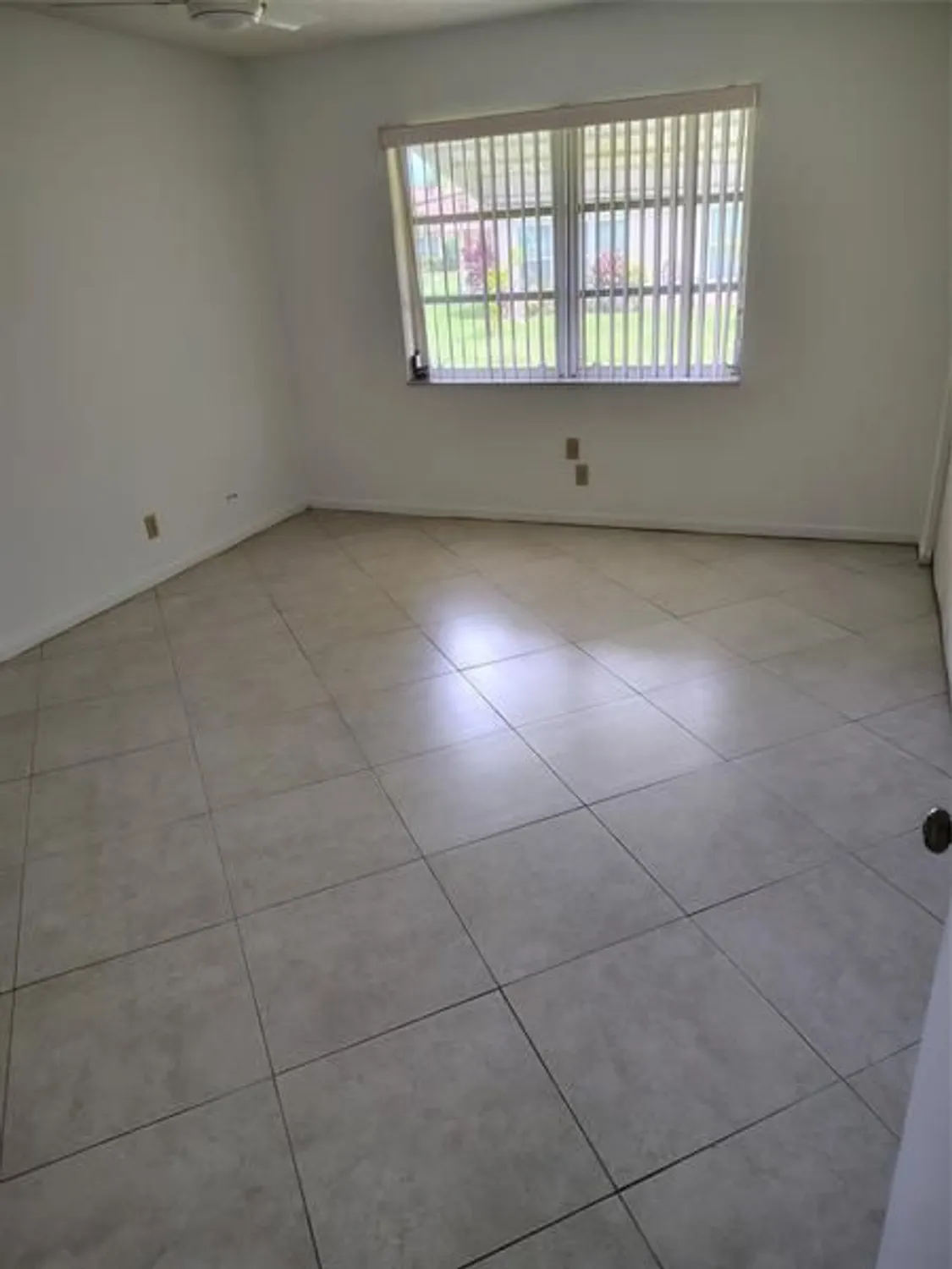 Property Slideshow image 8 of 18 | 5245 nw 3rd st d, Delray Beach, FL, 33445