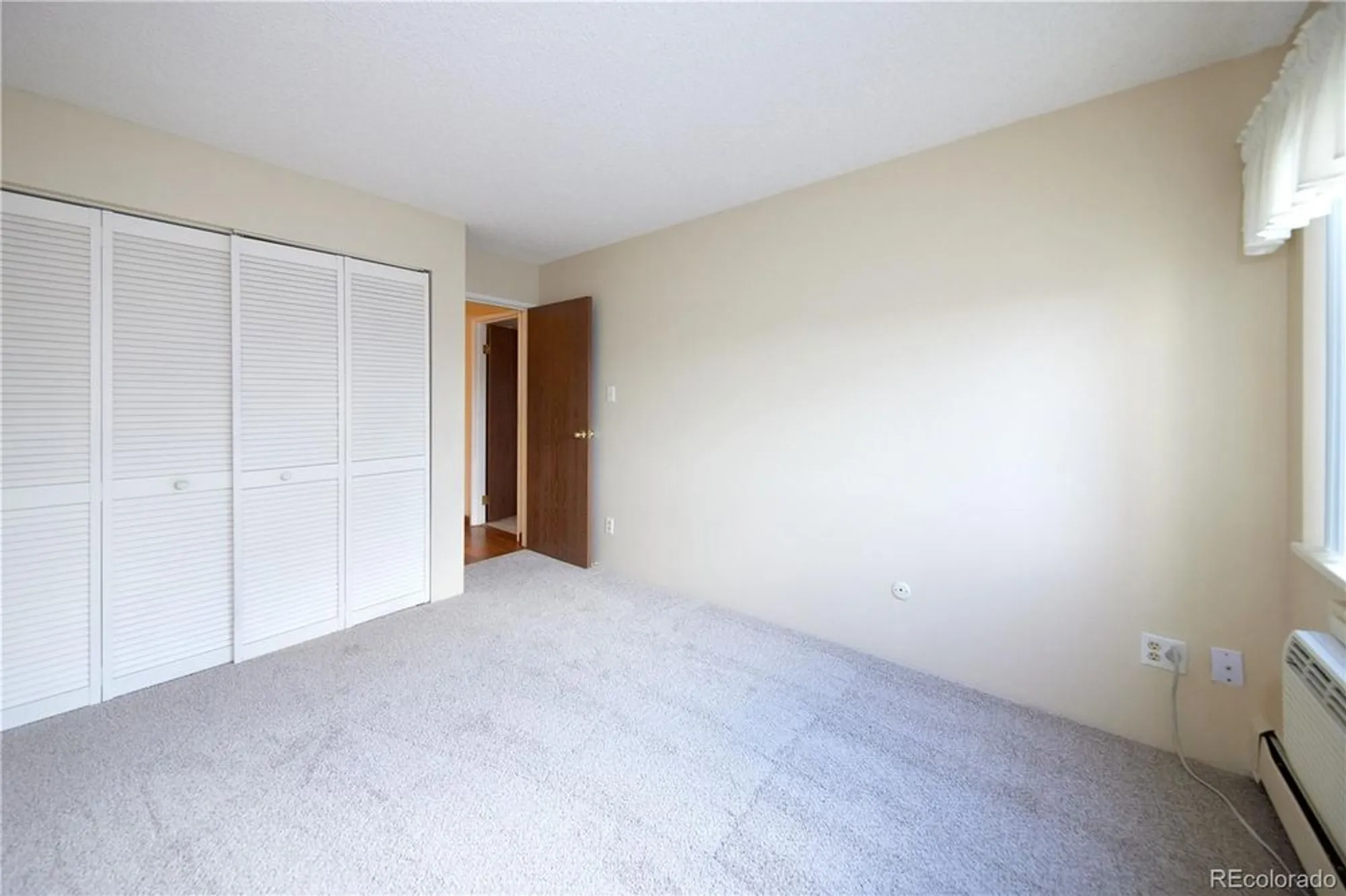 Property Slideshow image 14 of 45 | 13902 e marina dr apt 610, Aurora, CO, 80014