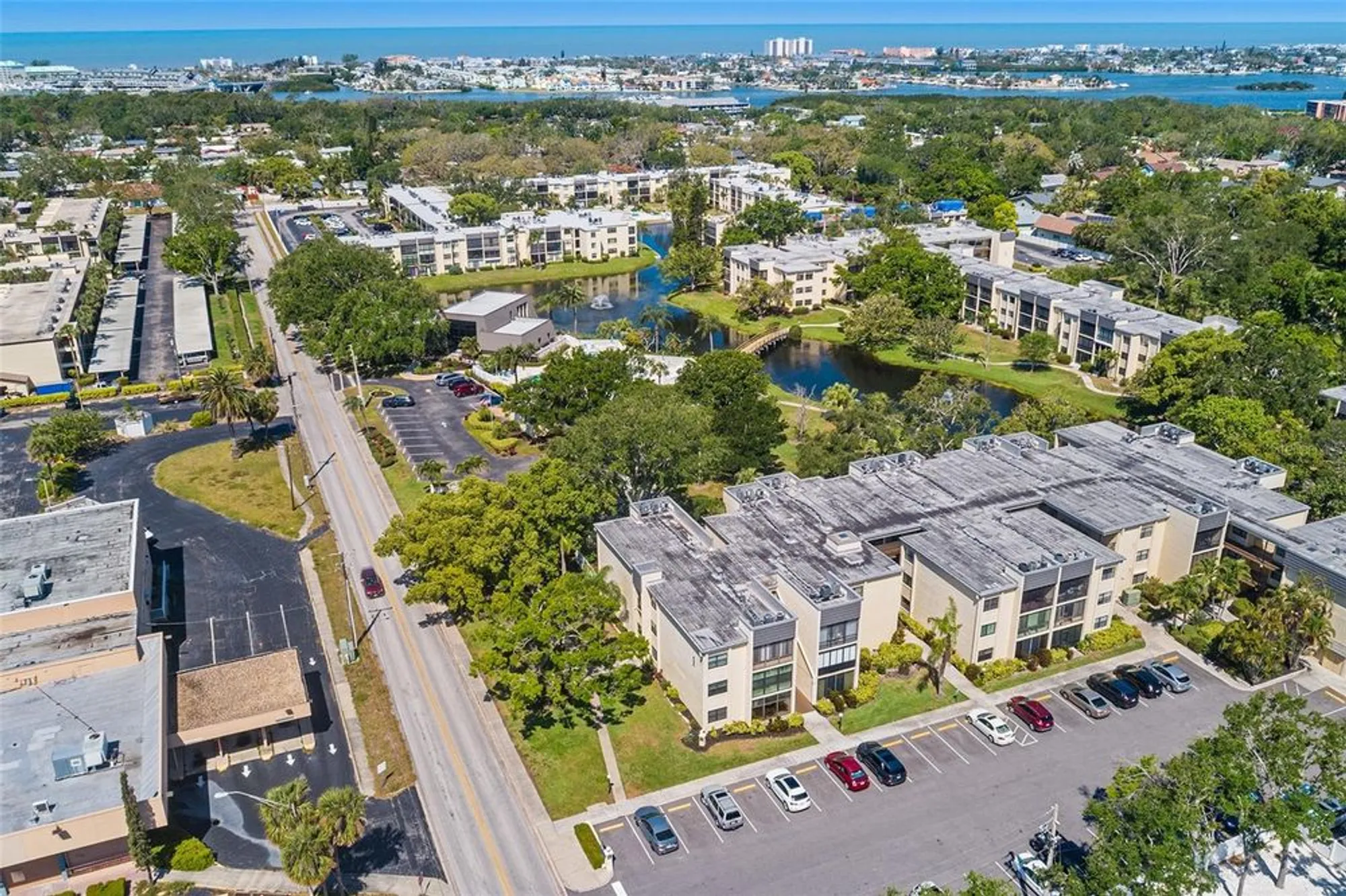 Property Slideshow image 36 of 37 | 14130 rosemary ln 1202, Largo, FL, 33774