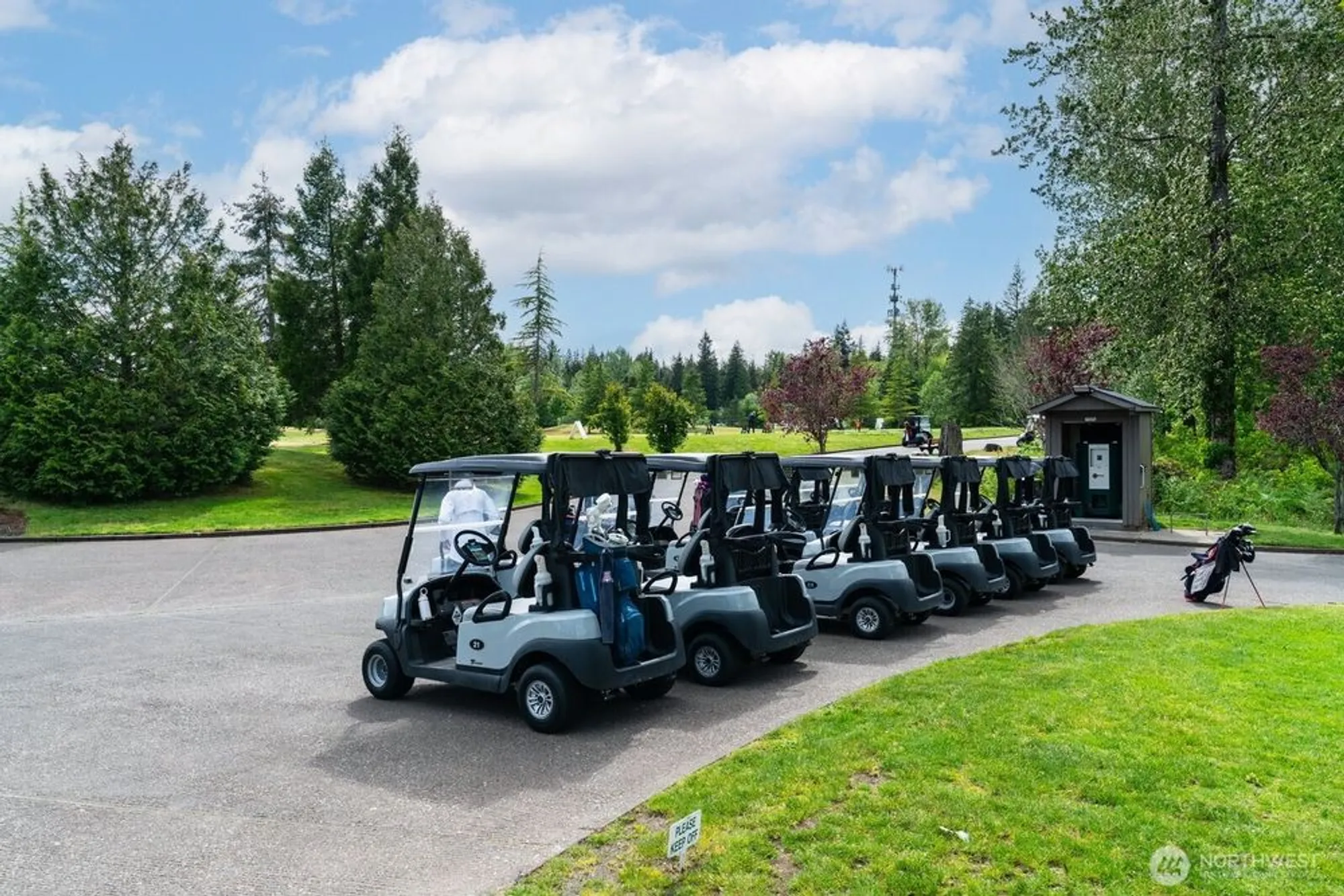 Property Slideshow image 40 of 40 | 12415 235th pl, Redmond, WA, 98053