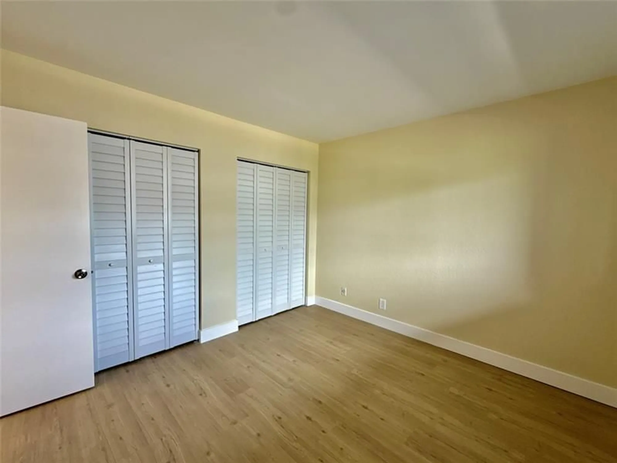 Property Slideshow image 17 of 19 | 7887 golf circle dr 211, Margate, FL, 33063