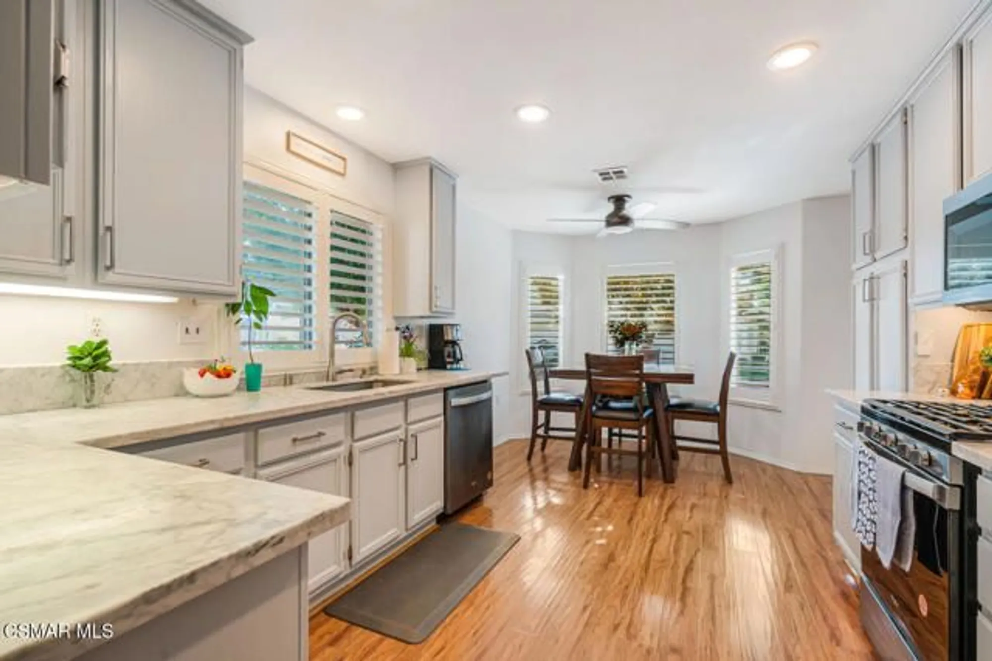 Property Slideshow image 3 of 27 | 2040 freesia ave, Simi Valley, CA, 93063