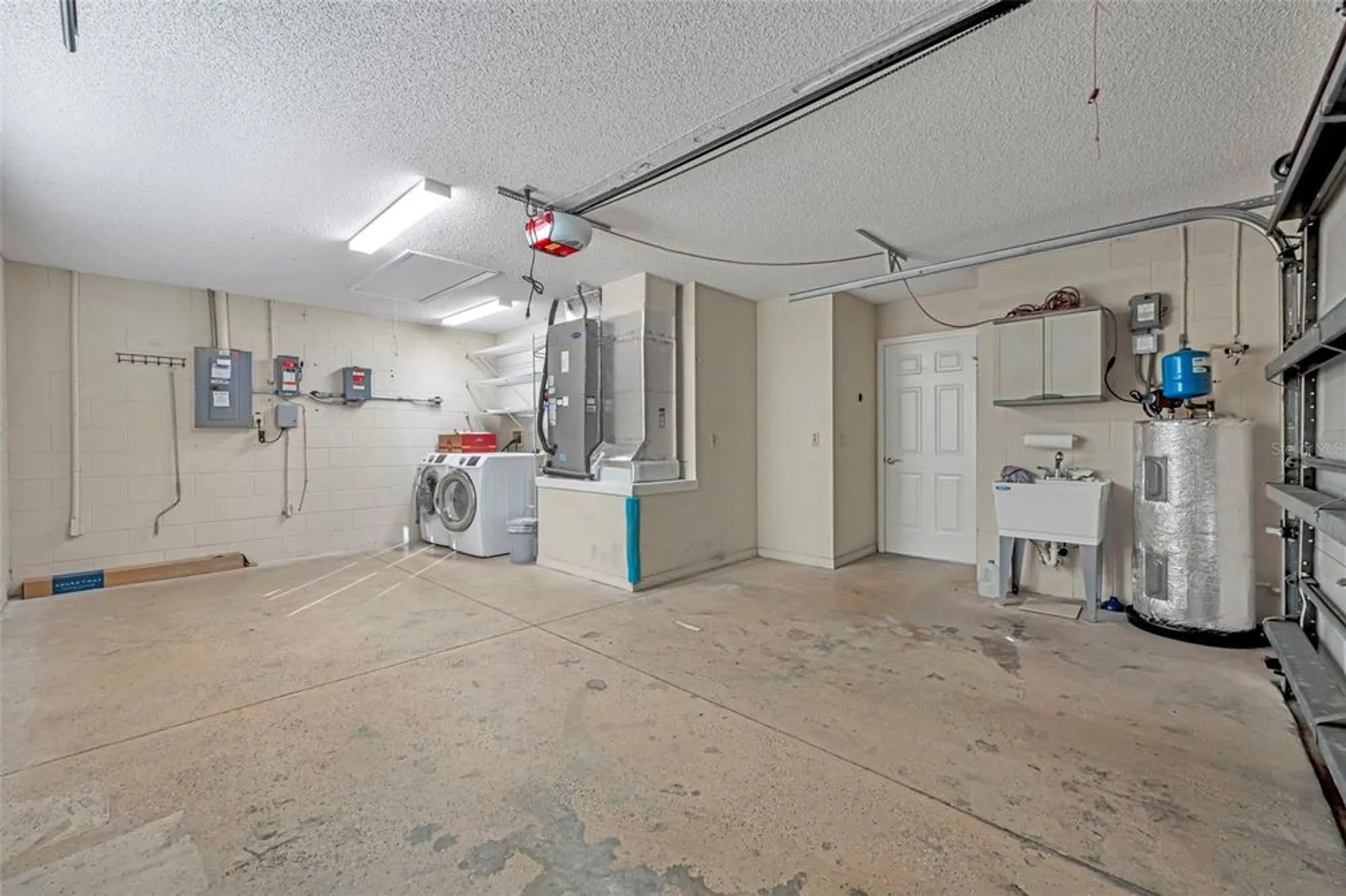 Property Slideshow image 31 of 54 | 1428 almanza dr, Lady Lake, FL, 32159