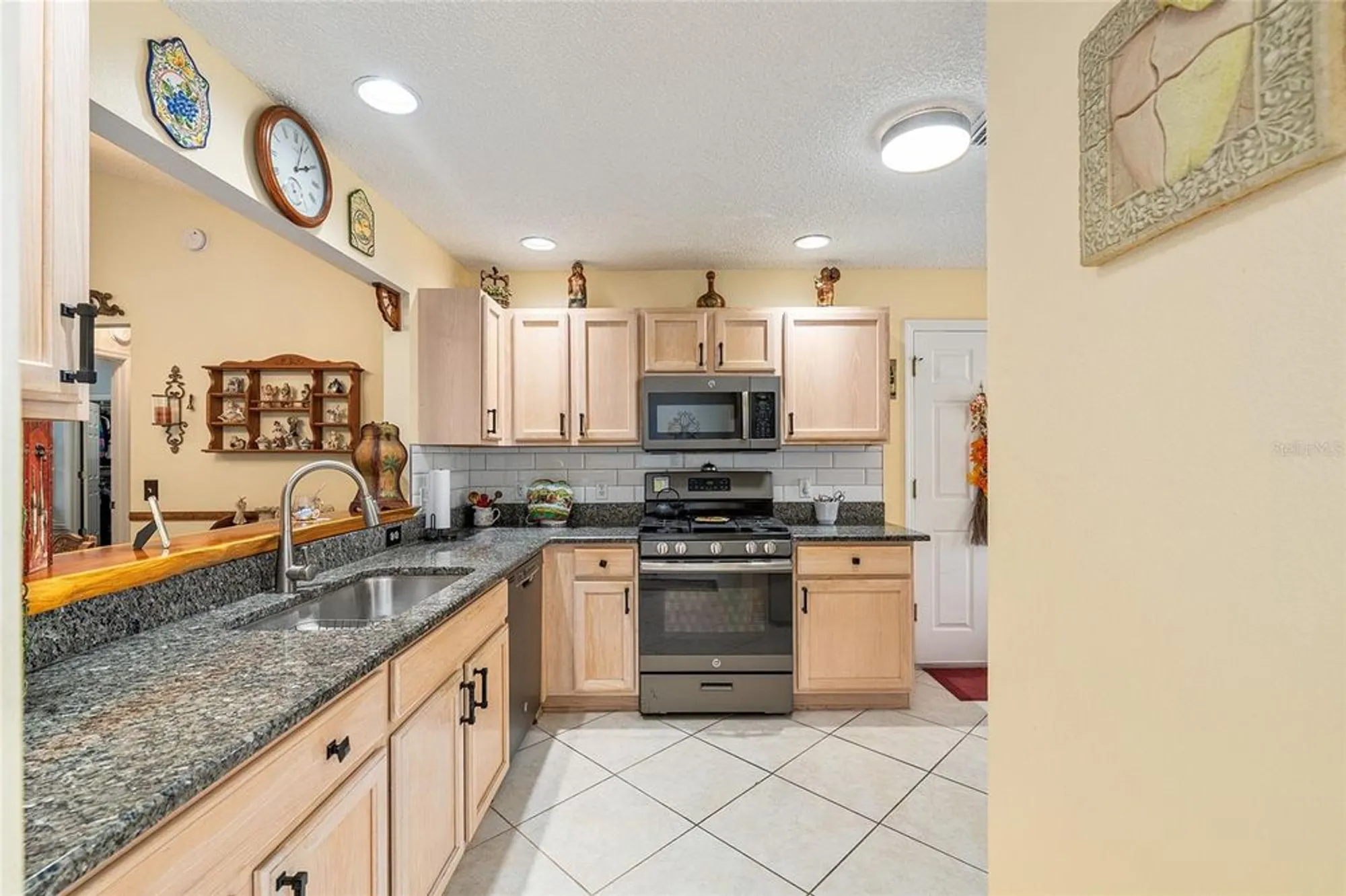 Property Slideshow image 5 of 47 | 1258 weaton ct, The Villages, FL, 32162