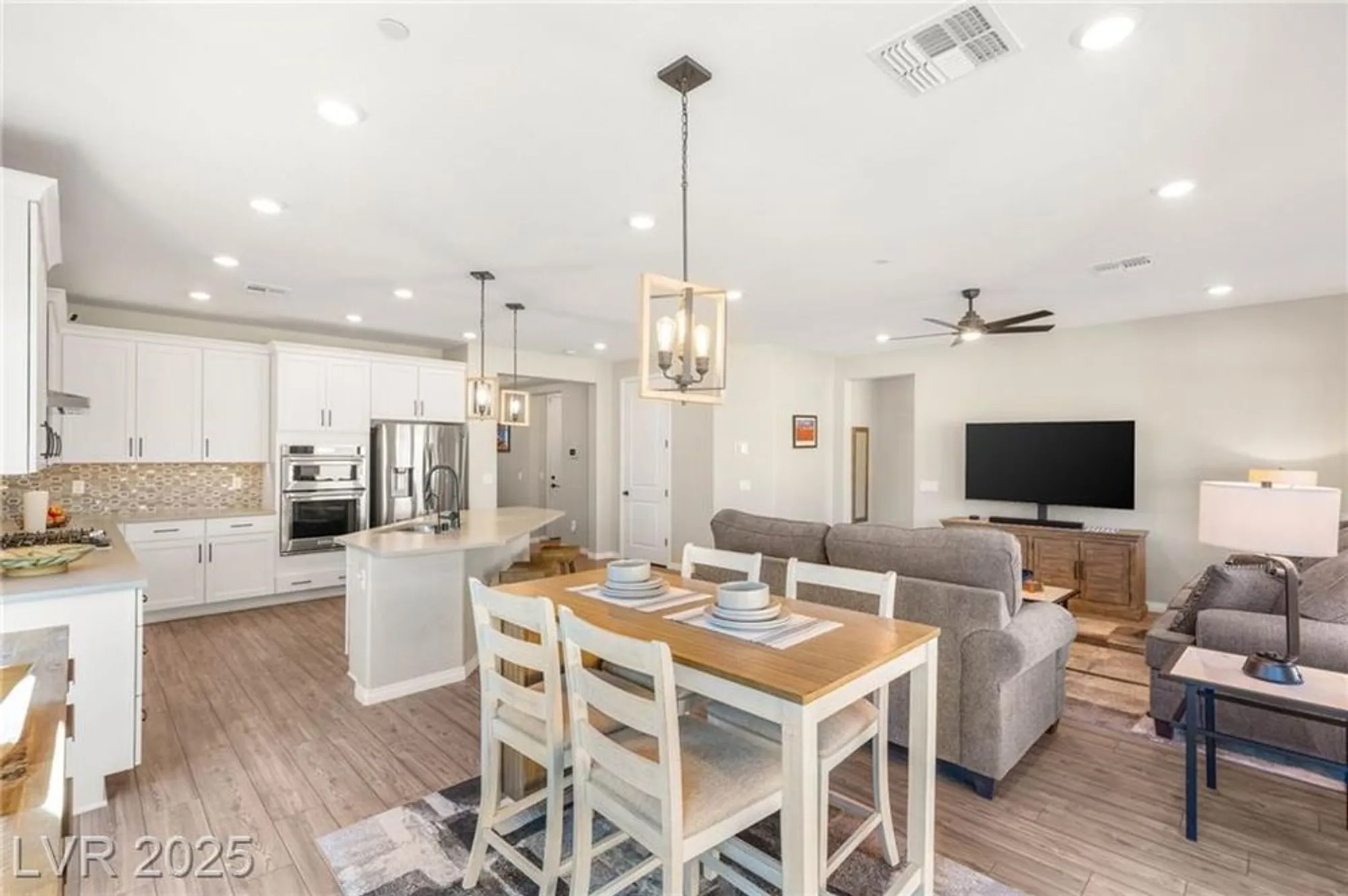 Property Slideshow image 10 of 38 | 14 summer agave ave, Henderson, NV, 89011