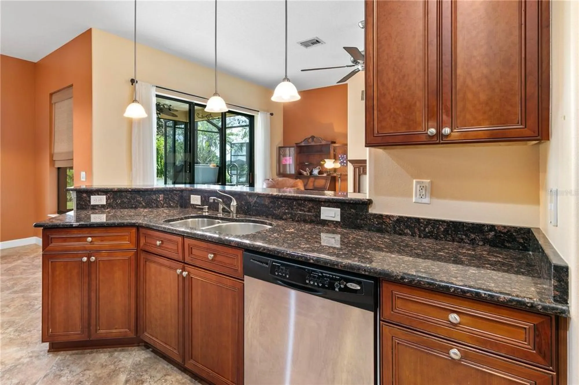 Property Slideshow image 13 of 50 | 8860 bridgeport bay cir, Mount Dora, FL, 32757