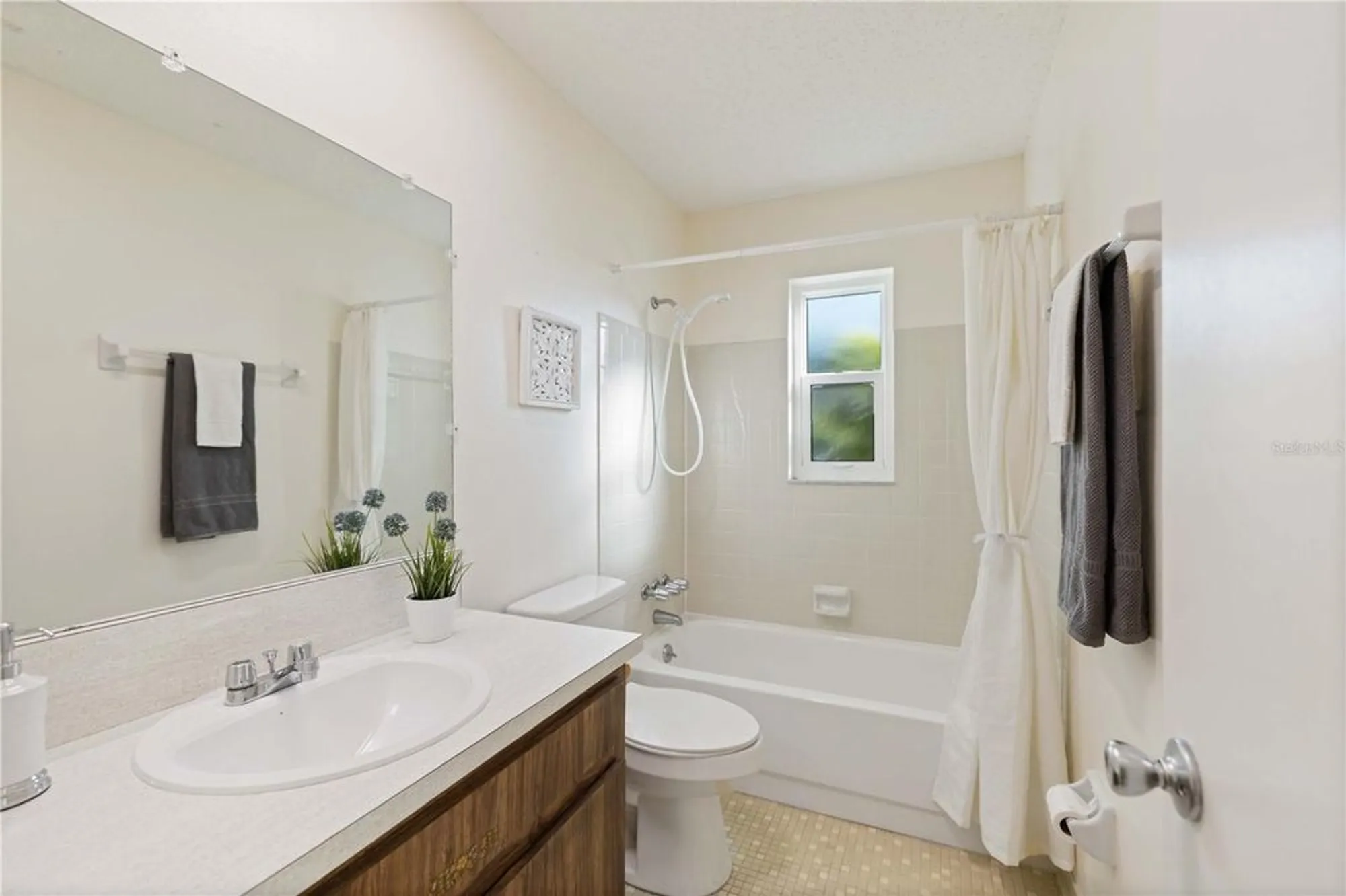 Property Slideshow image 19 of 34 | 4001 38th avenue dr w # 4001, Bradenton, FL, 34205