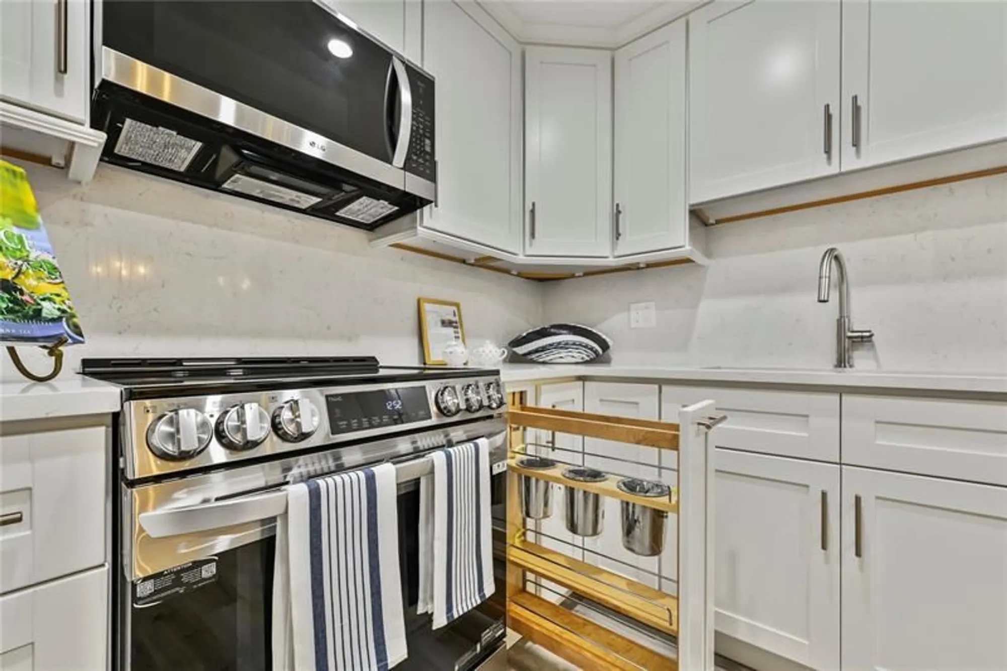 Property Slideshow image 14 of 73 | 1084 nw 83rd ave # 1084, Plantation, FL, 33322