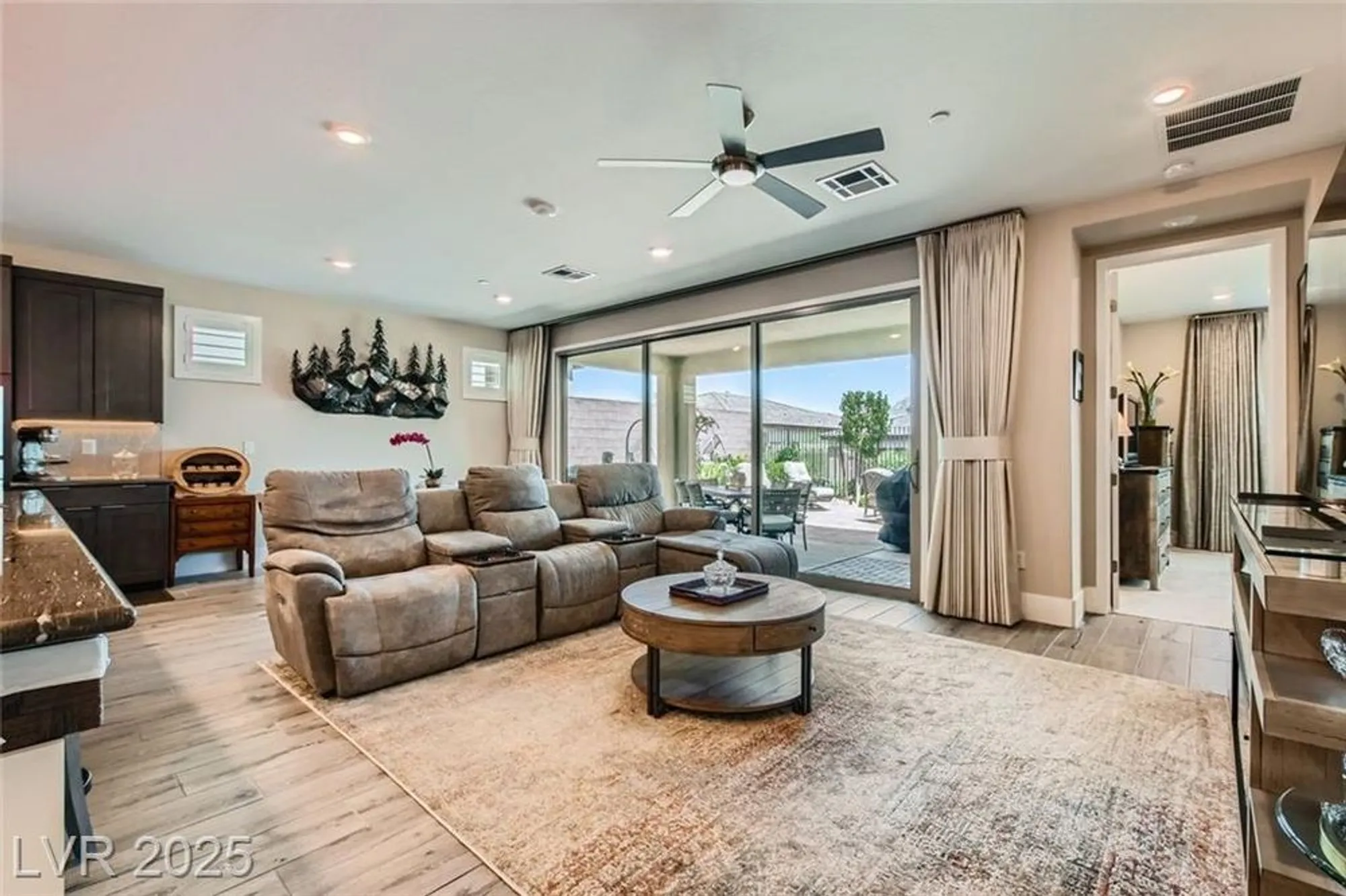 Property Slideshow image 9 of 32 | 9656 balais dr, Las Vegas, NV, 89143