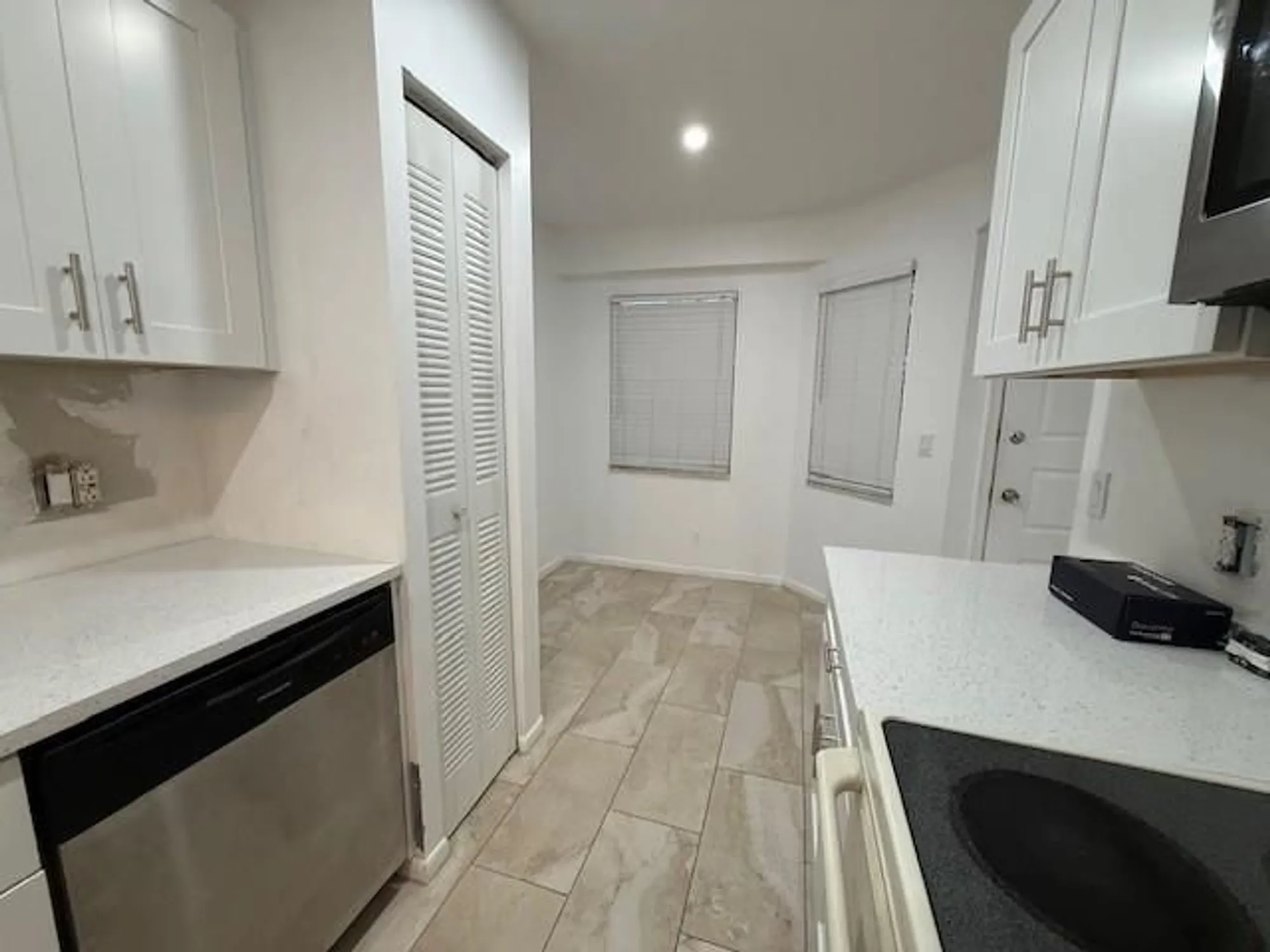 Property Slideshow image 5 of 26 | 1200 sw 124th ter apt 405, Pembroke Pines, FL, 33027