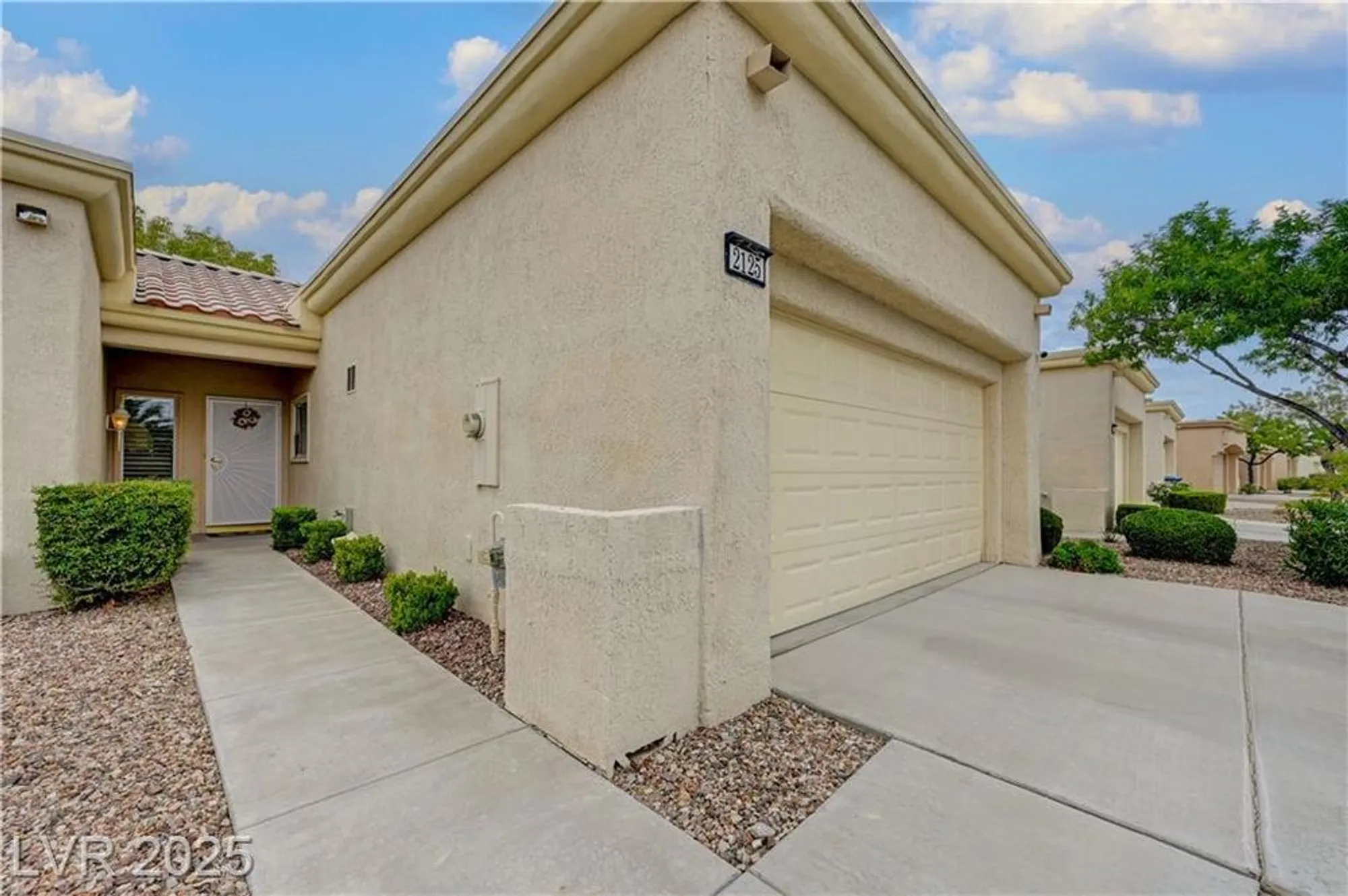 Property Slideshow image 2 of 67 | 2125 hallston st, Las Vegas, NV, 89134