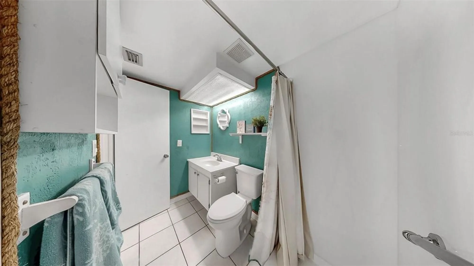 Property Slideshow image 40 of 46 | 4550 cove cir apt 605, Saint Petersburg, FL, 33708