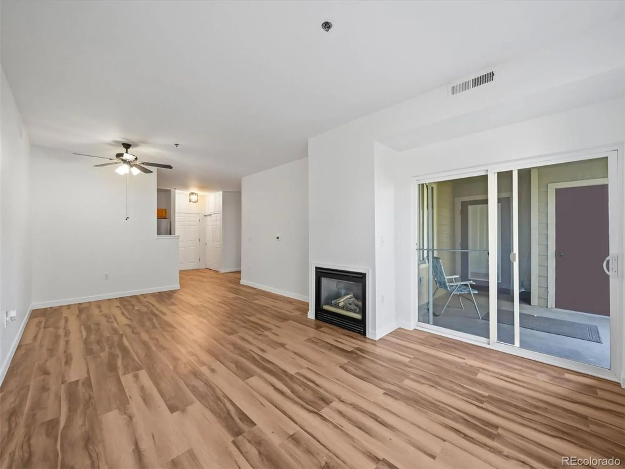 Property Slideshow image 9 of 40 | 2894 w riverwalk cir b108, Littleton, CO, 80123