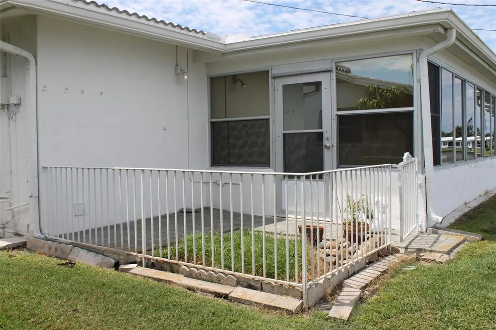 Property Slideshow image 13 of 50 | 9665 mainlands blvd, Pinellas Park, FL, 33782