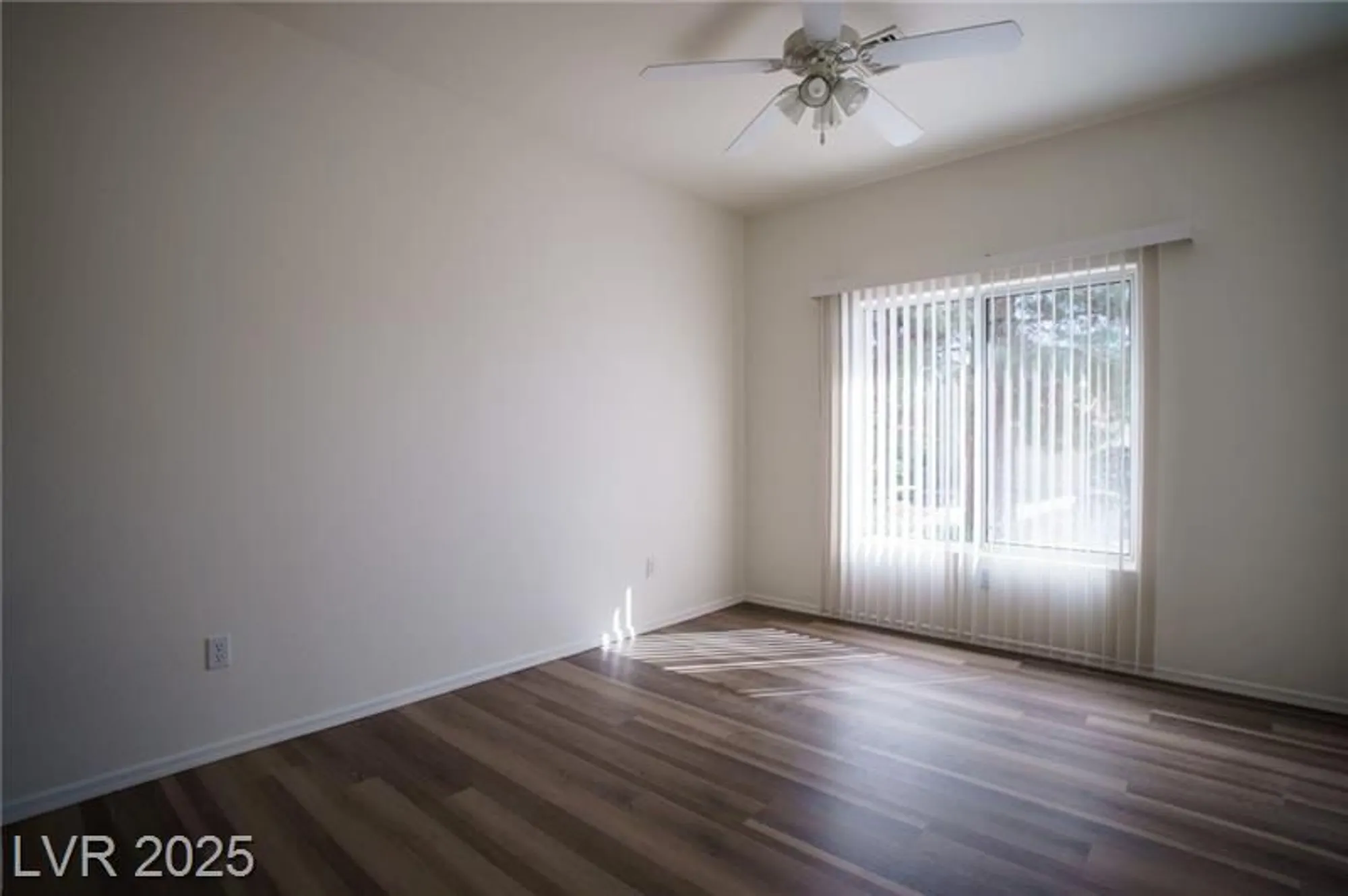 Property Slideshow image 17 of 32 | 10520 shoalhaven dr, Las Vegas, NV, 89134