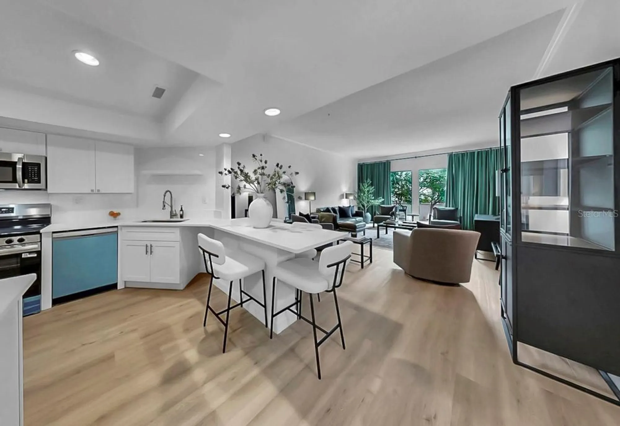 Property Slideshow image 16 of 58 | 7400 sun island dr 105, South Pasadena, FL, 33707