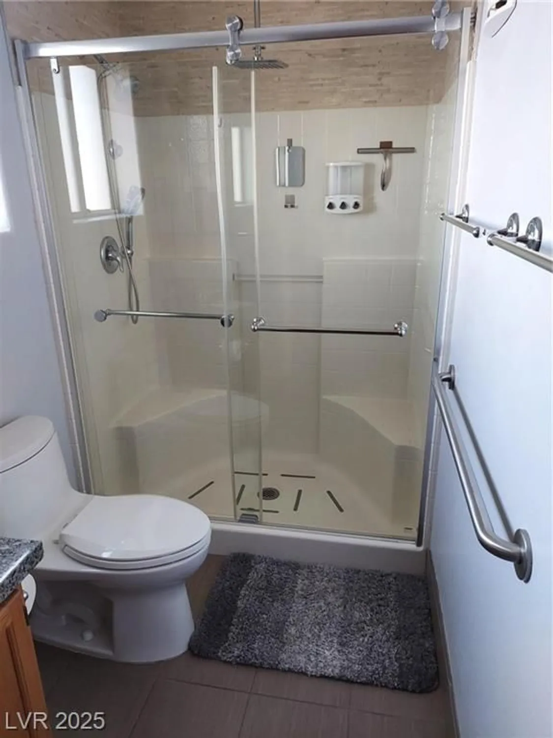 Property Slideshow image 12 of 29 | 3425 e russell rd 161, Las Vegas, NV, 89120