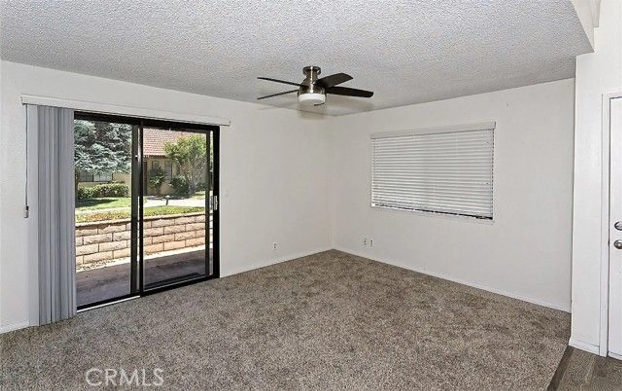 Property Slideshow image 6 of 19 | 19236 cottonwood dr, Apple Valley, CA, 92308