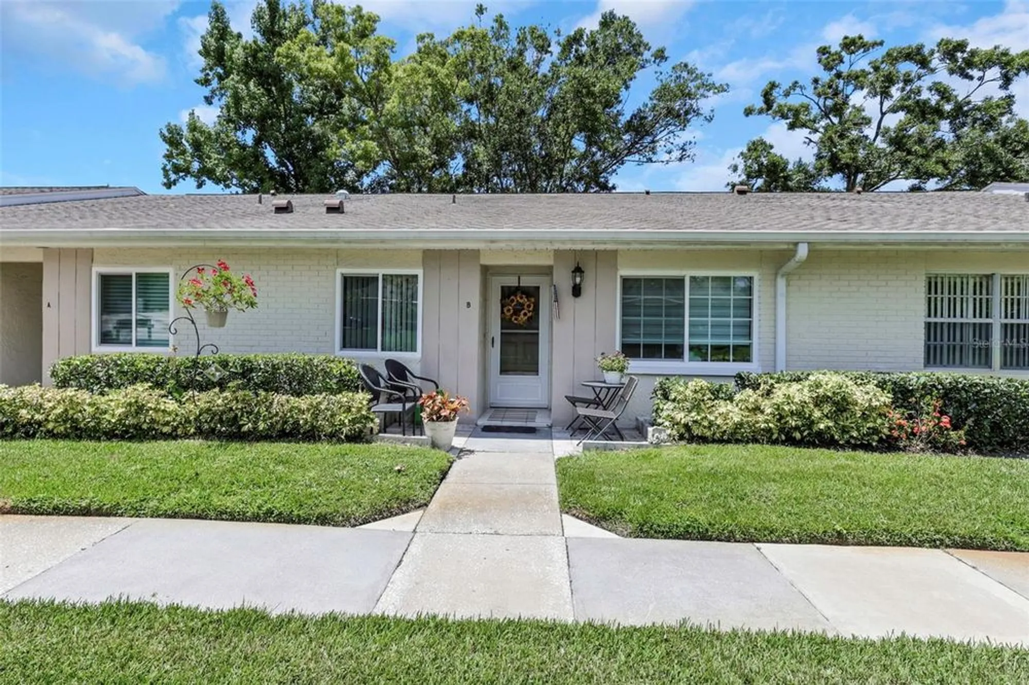 Property Slideshow image 6 of 37 | 1011 dunrobin dr b, Palm Harbor, FL, 34684